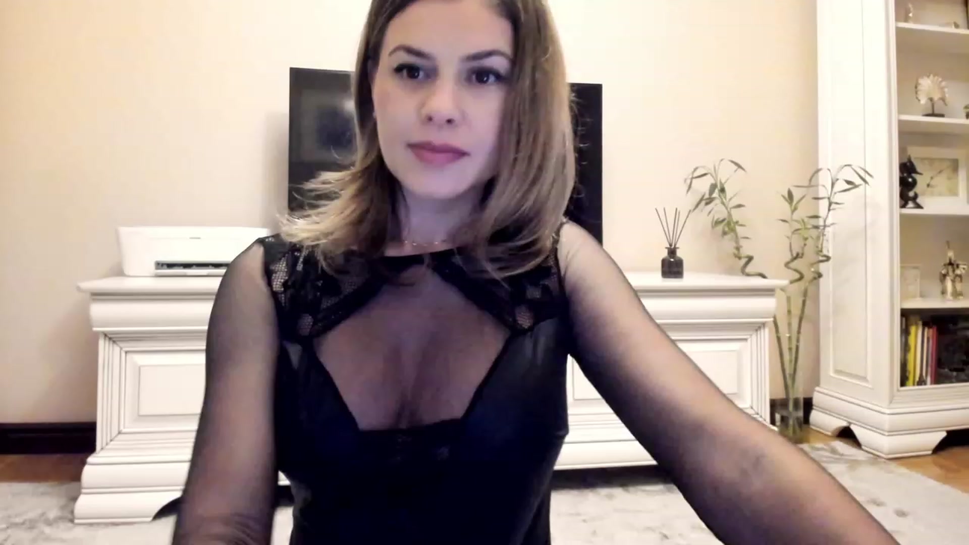Gallery image thumbnail from Lu126's myfreecams stream on, 02/21/2023, 05:25 image 15 of 20