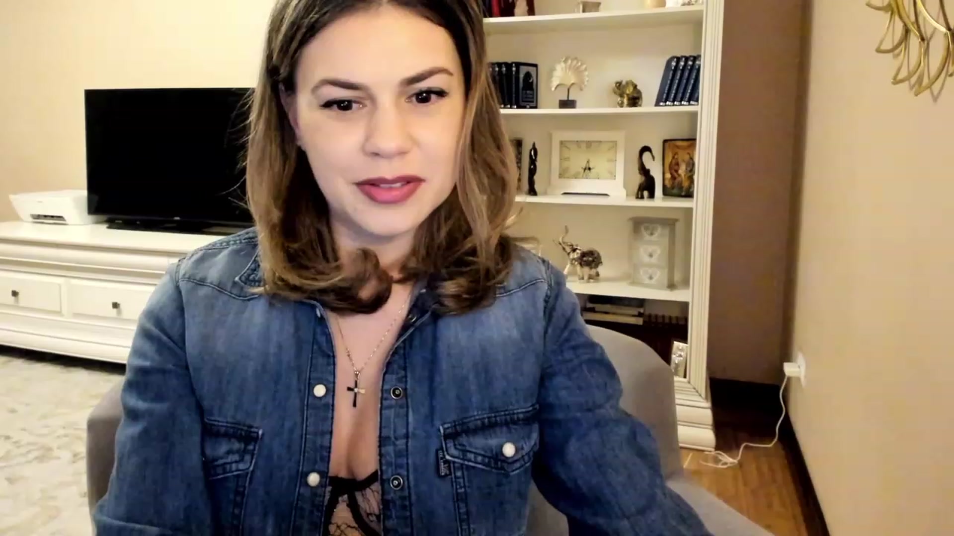 Gallery image thumbnail from Lu126's myfreecams stream on, 03/13/2023, 04:34 image 4 of 20