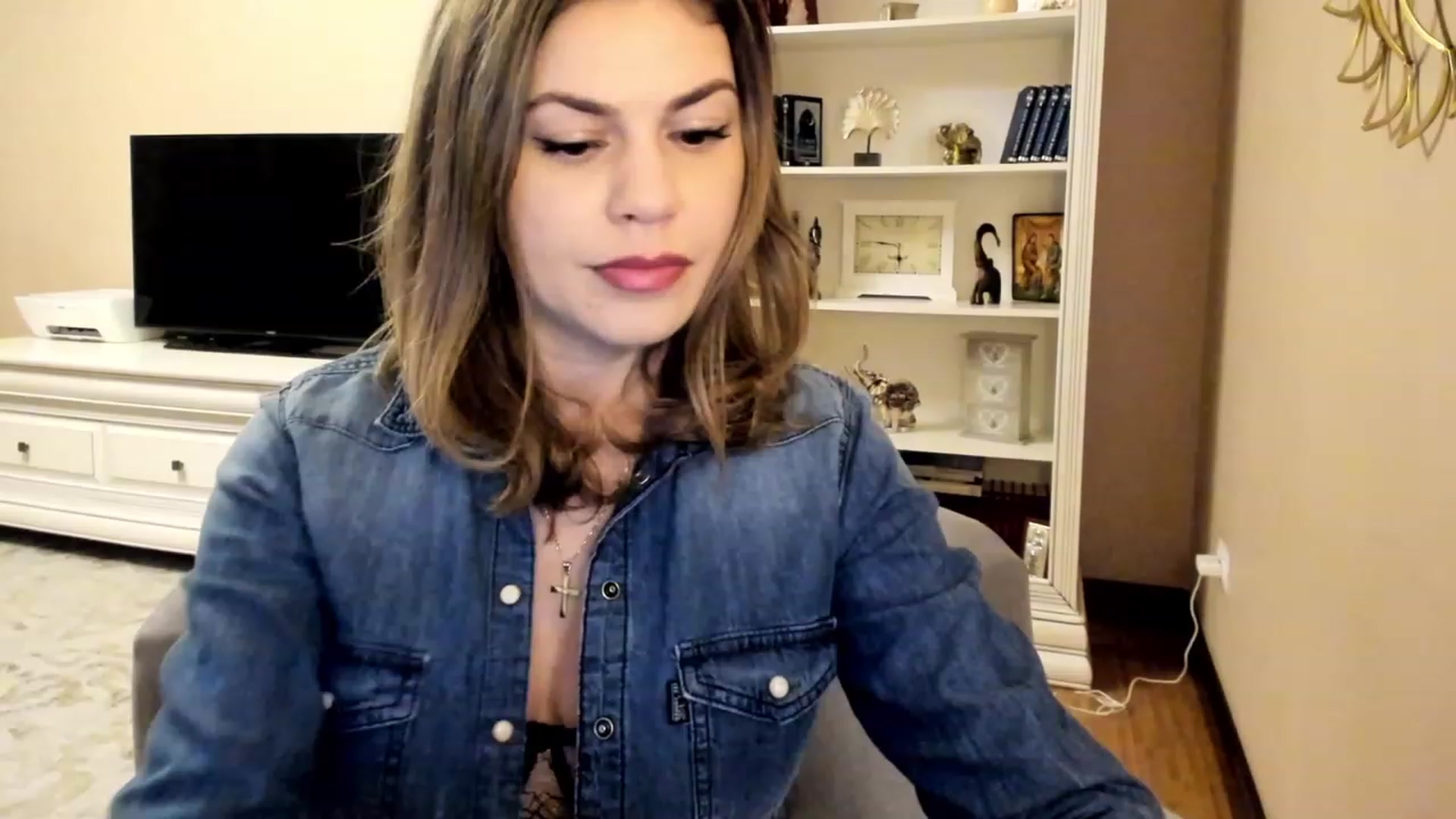 Gallery image thumbnail from Lu126's myfreecams stream on, 03/13/2023, 04:34 image 8 of 20