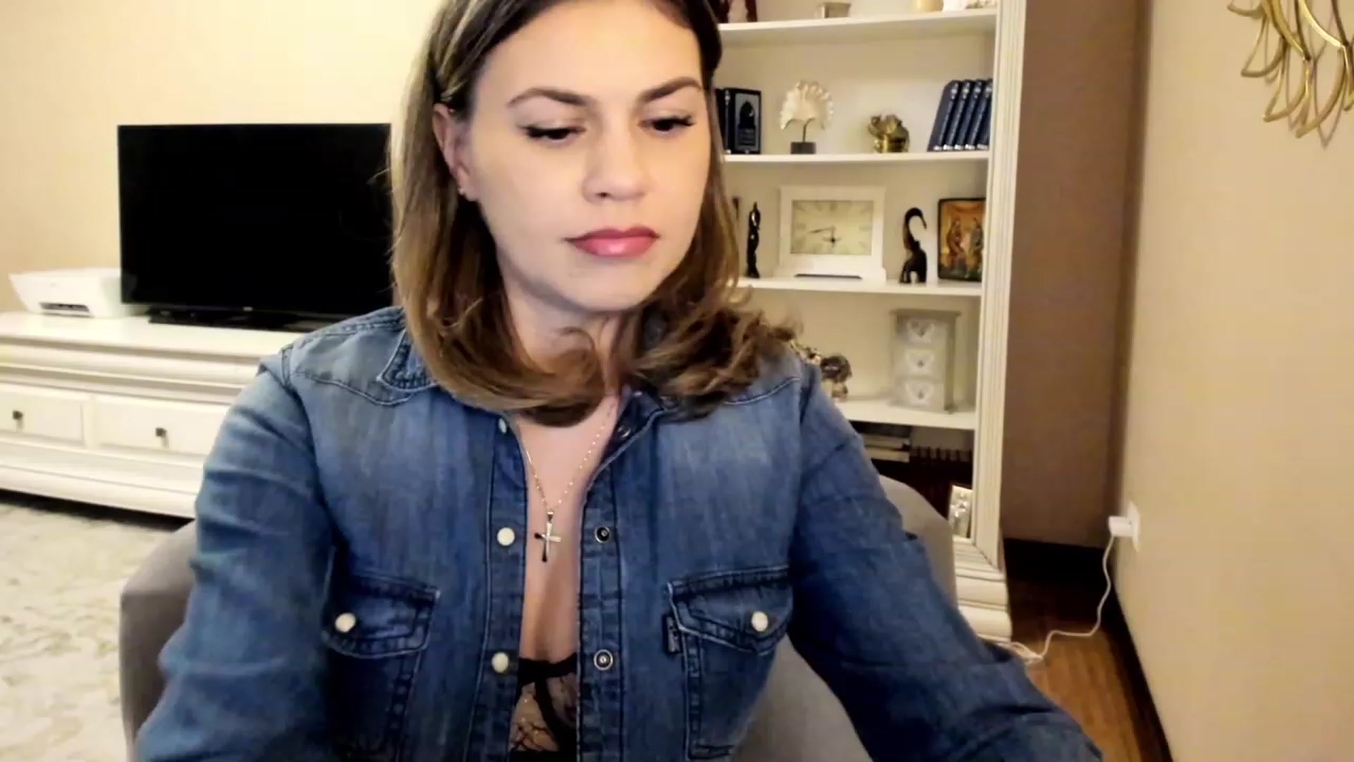 Gallery image thumbnail from Lu126's myfreecams stream on, 03/13/2023, 04:34 image 7 of 20