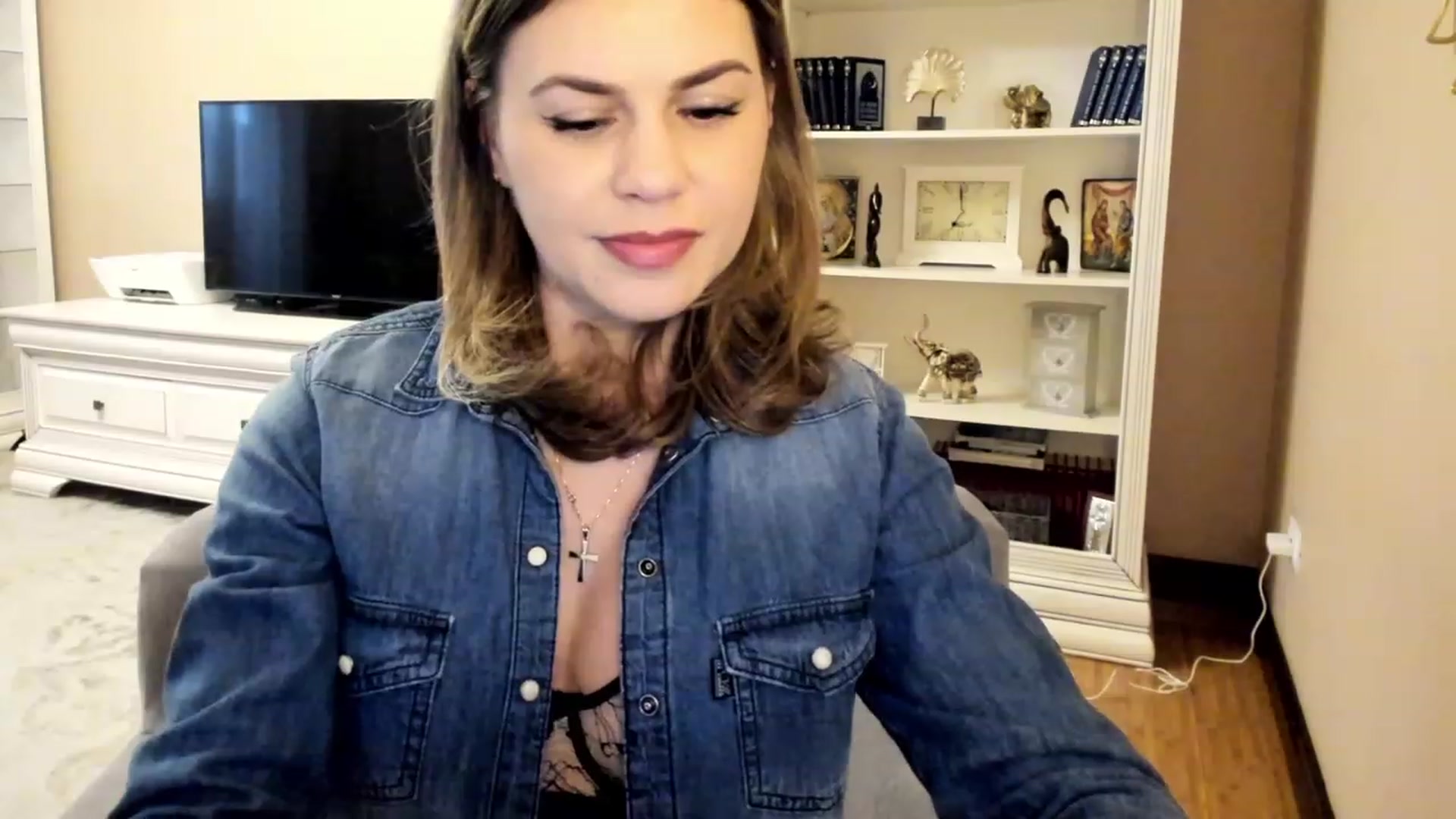 Gallery image thumbnail from Lu126's myfreecams stream on, 03/13/2023, 05:02 image 20 of 20