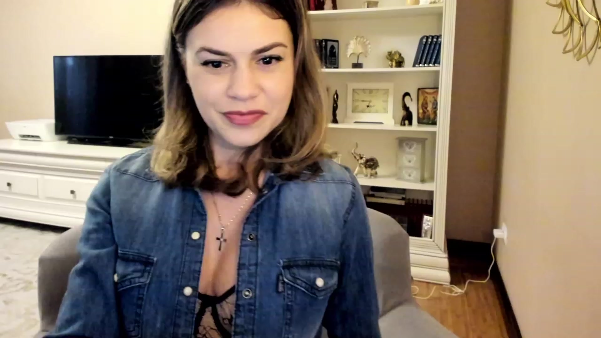 Gallery image thumbnail from Lu126's myfreecams stream on, 03/13/2023, 05:02 image 10 of 20