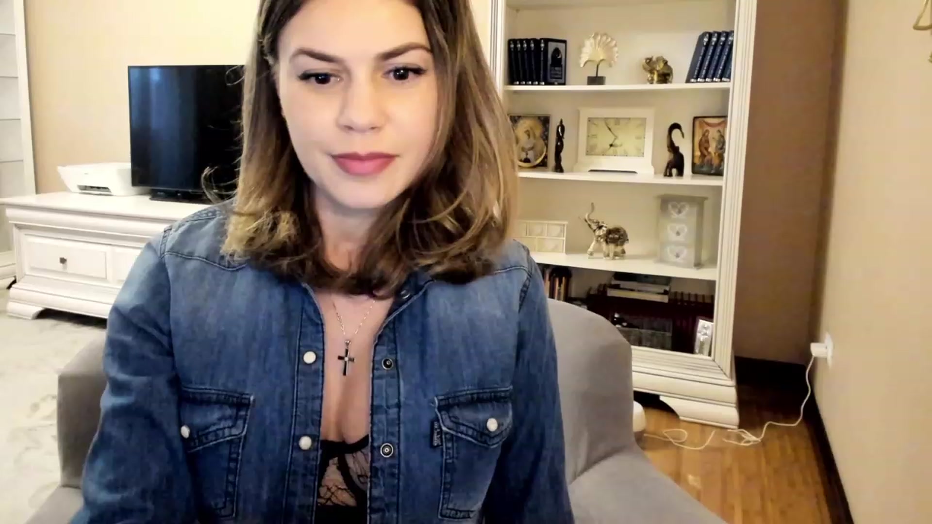 Gallery image thumbnail from Lu126's myfreecams stream on, 03/13/2023, 05:02 image 16 of 20