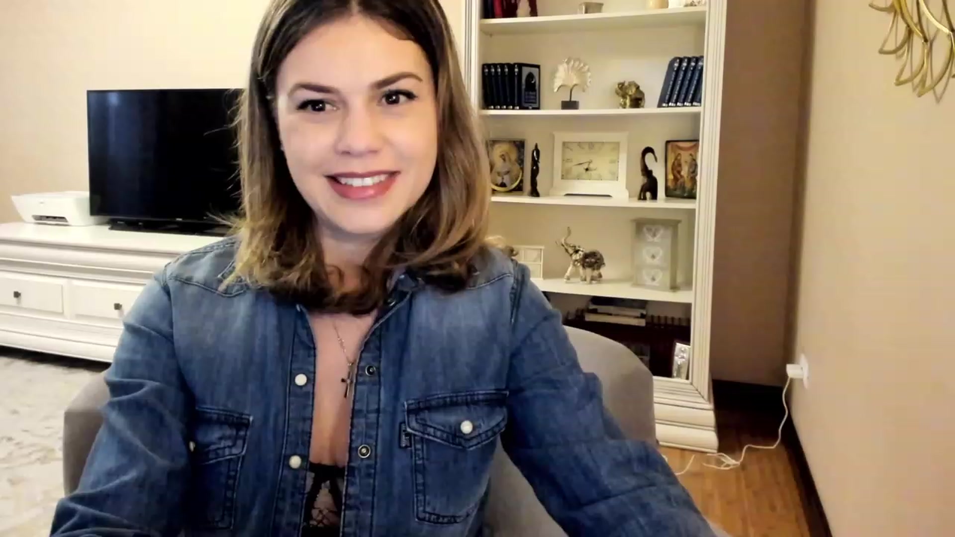 Gallery image thumbnail from Lu126's myfreecams stream on, 03/13/2023, 05:02 image 8 of 20