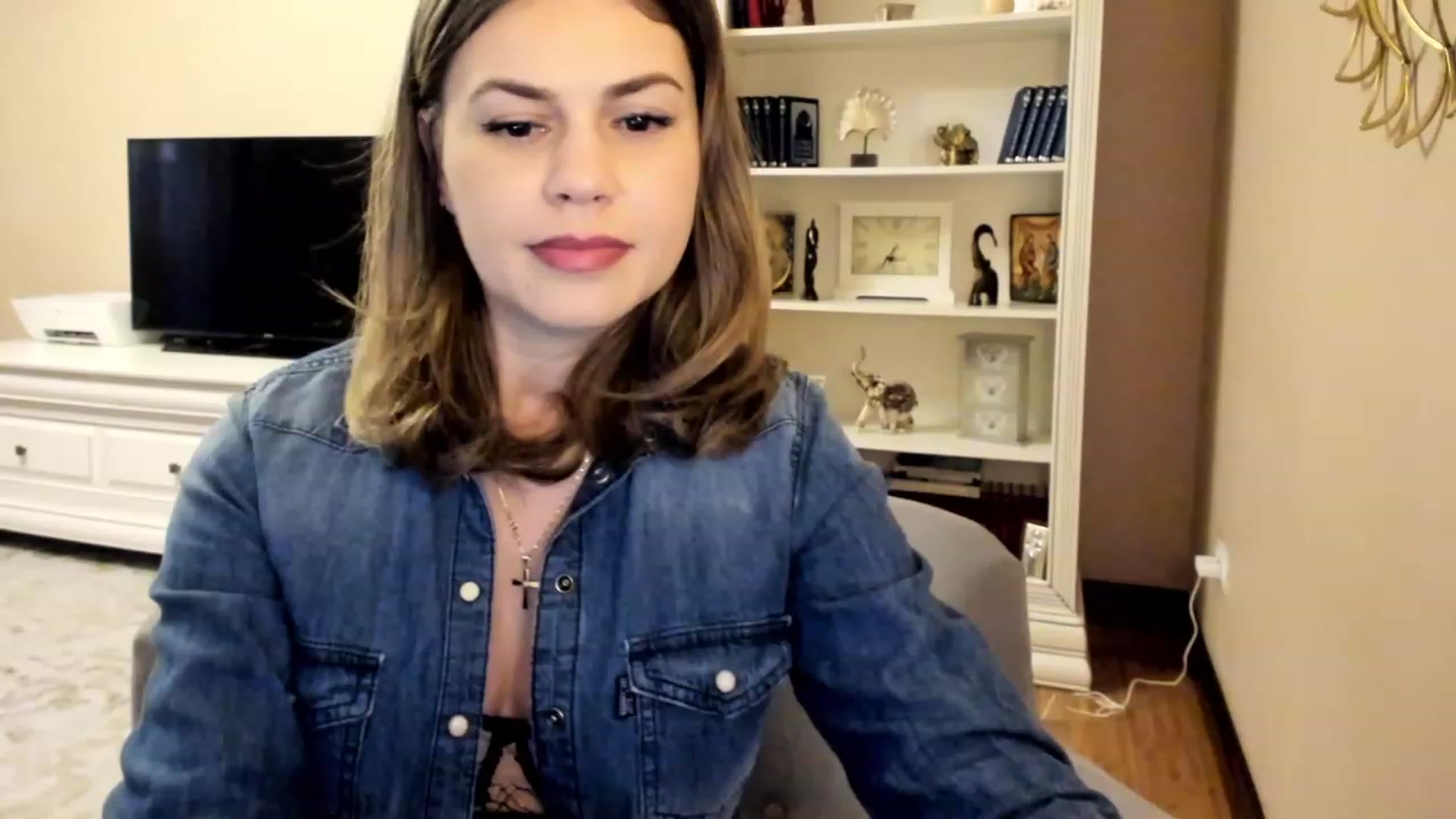 Gallery image thumbnail from Lu126's myfreecams stream on, 03/13/2023, 05:02 image 3 of 20