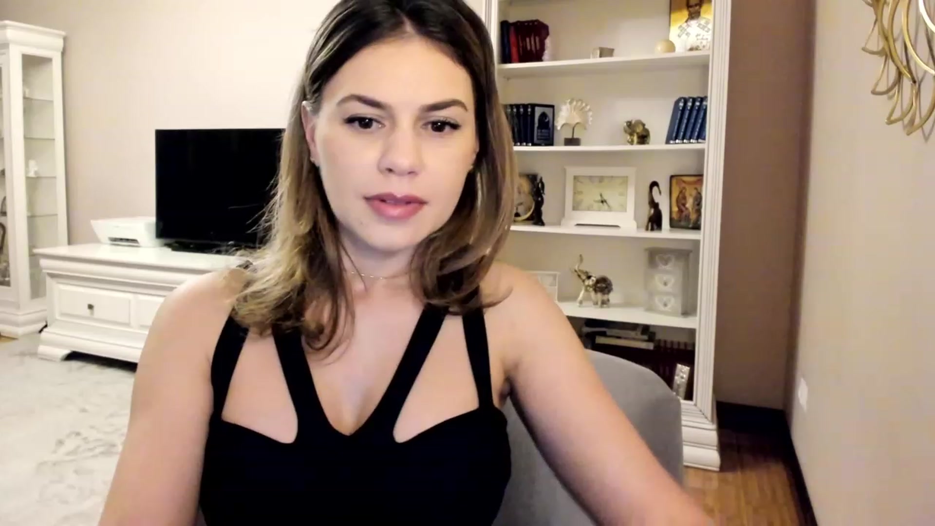 Gallery image thumbnail from Lu126's myfreecams stream on, 03/18/2023, 04:23 image 8 of 20