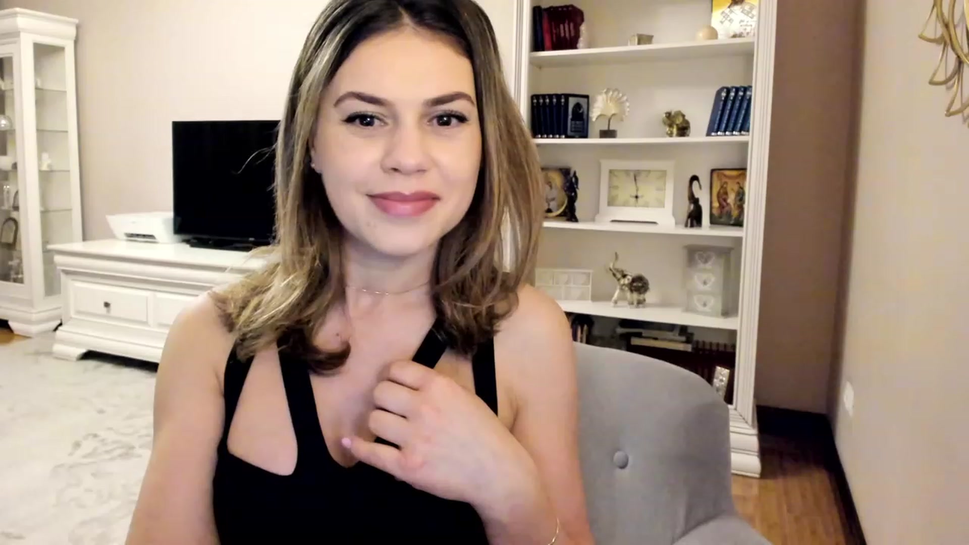 Gallery image thumbnail from Lu126's myfreecams stream on, 03/18/2023, 04:23 image 16 of 20