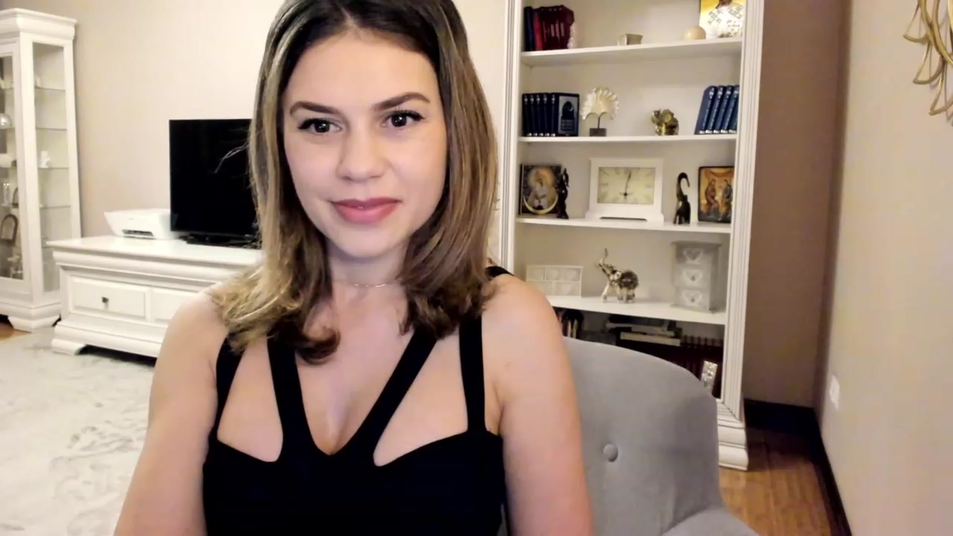 Gallery image thumbnail from Lu126's myfreecams stream on, 03/18/2023, 04:23 image 17 of 20