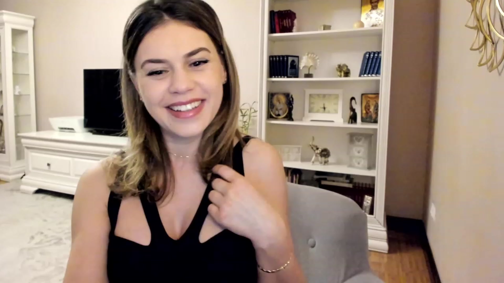 Gallery image thumbnail from Lu126's myfreecams stream on, 03/18/2023, 04:23 image 9 of 20