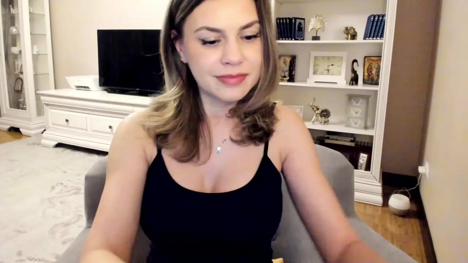 Gallery image thumbnail from Lu126's myfreecams stream on, 04/01/2023, 23:43 image 10 of 20