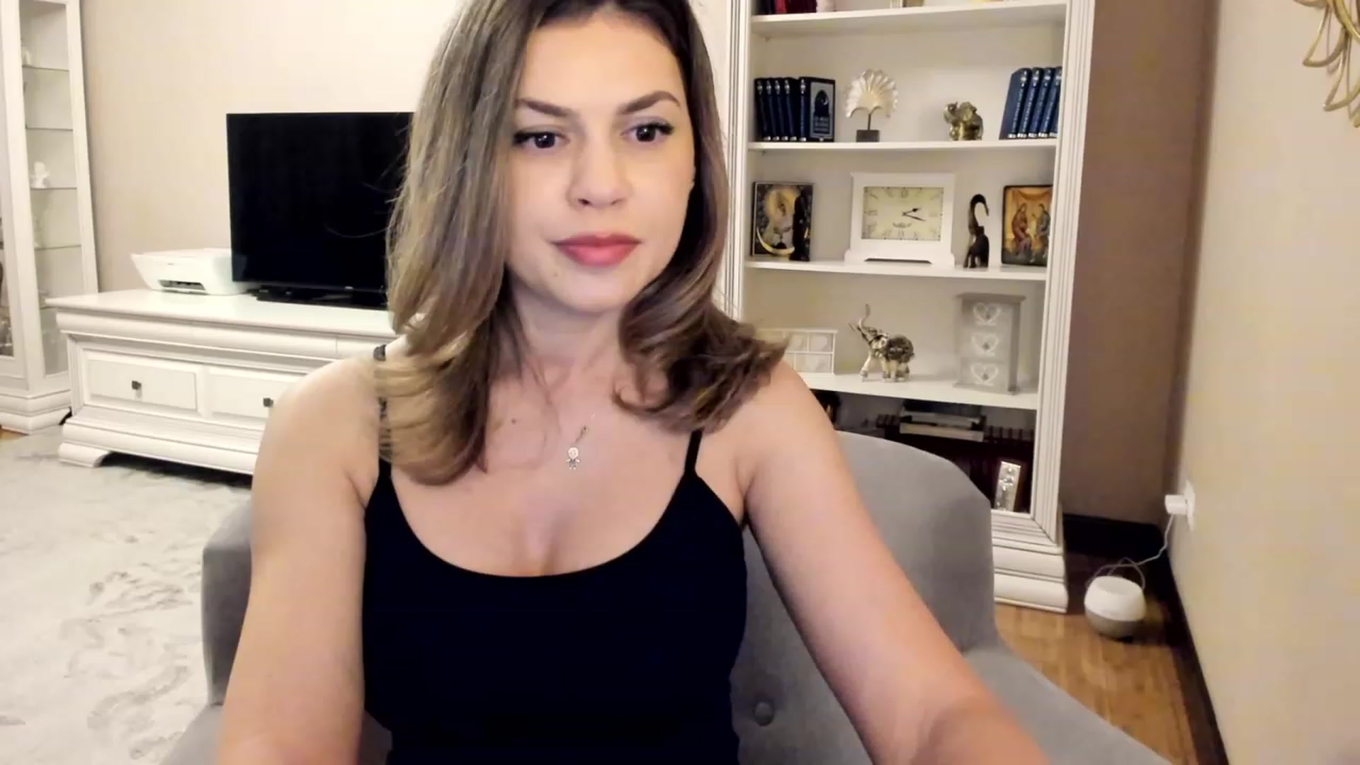 Gallery image thumbnail from Lu126's myfreecams stream on, 04/01/2023, 23:43 image 2 of 20