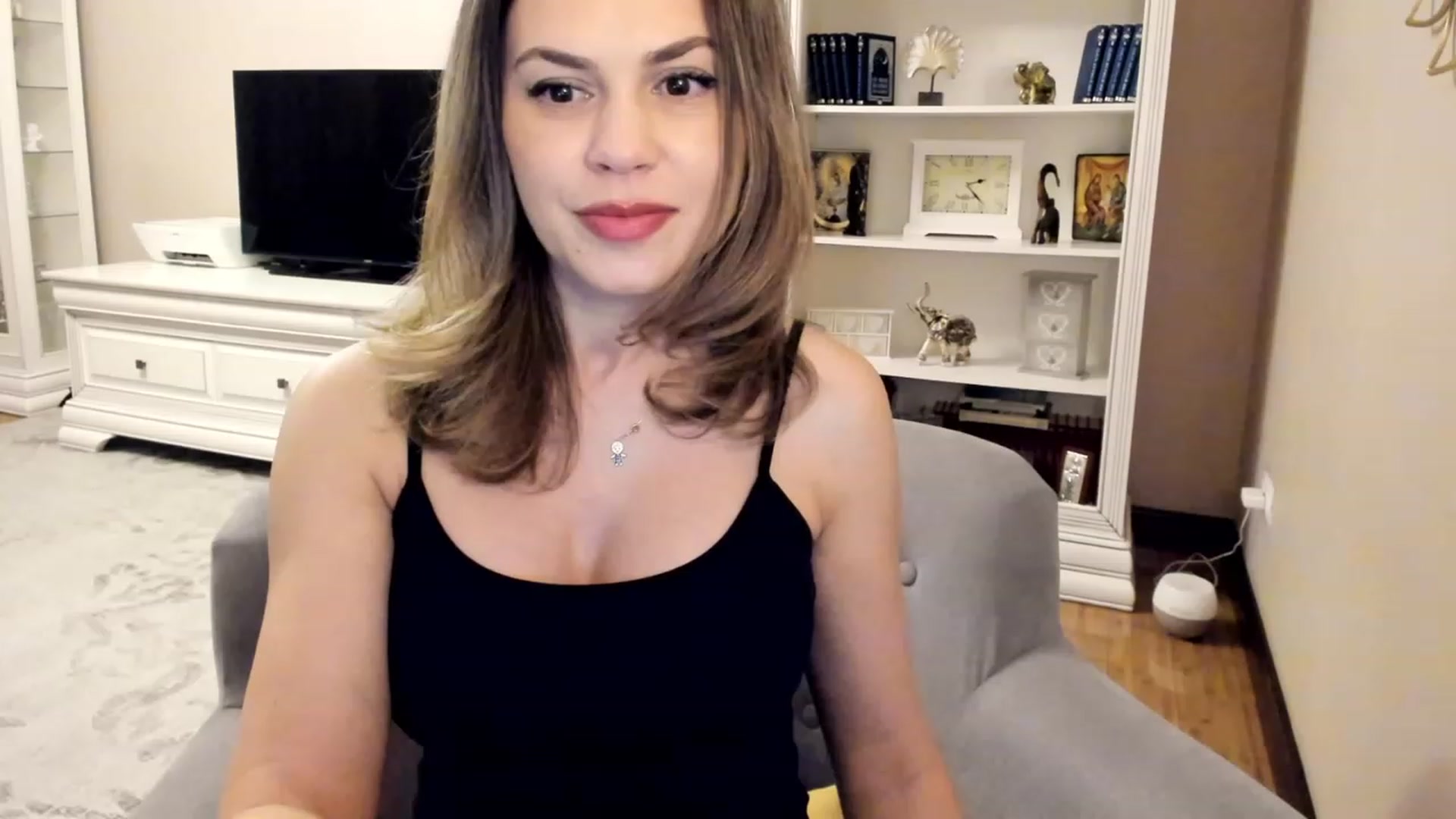Gallery image thumbnail from Lu126's myfreecams stream on, 04/01/2023, 23:43 image 6 of 20