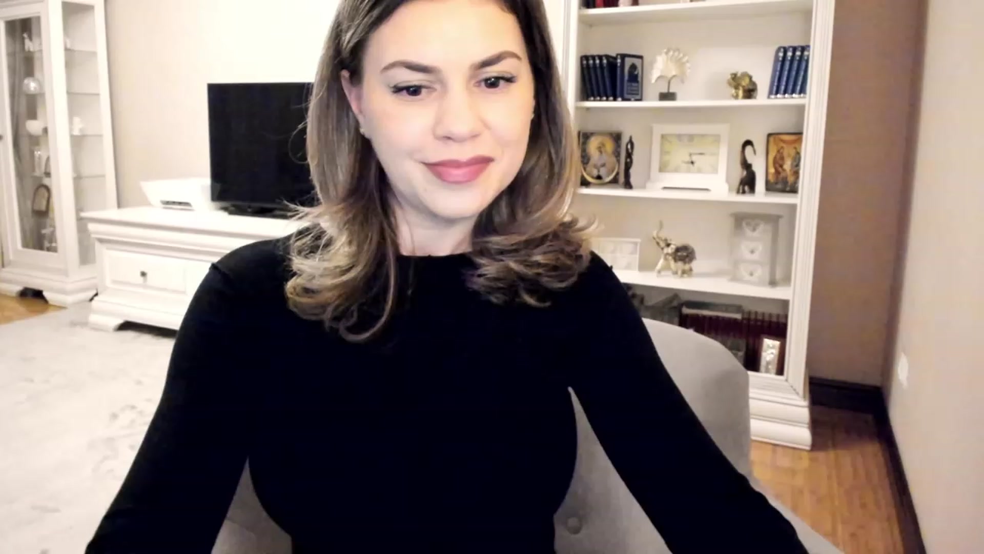 Gallery image thumbnail from Lu126's myfreecams stream on, 04/09/2023, 02:46 image 12 of 20