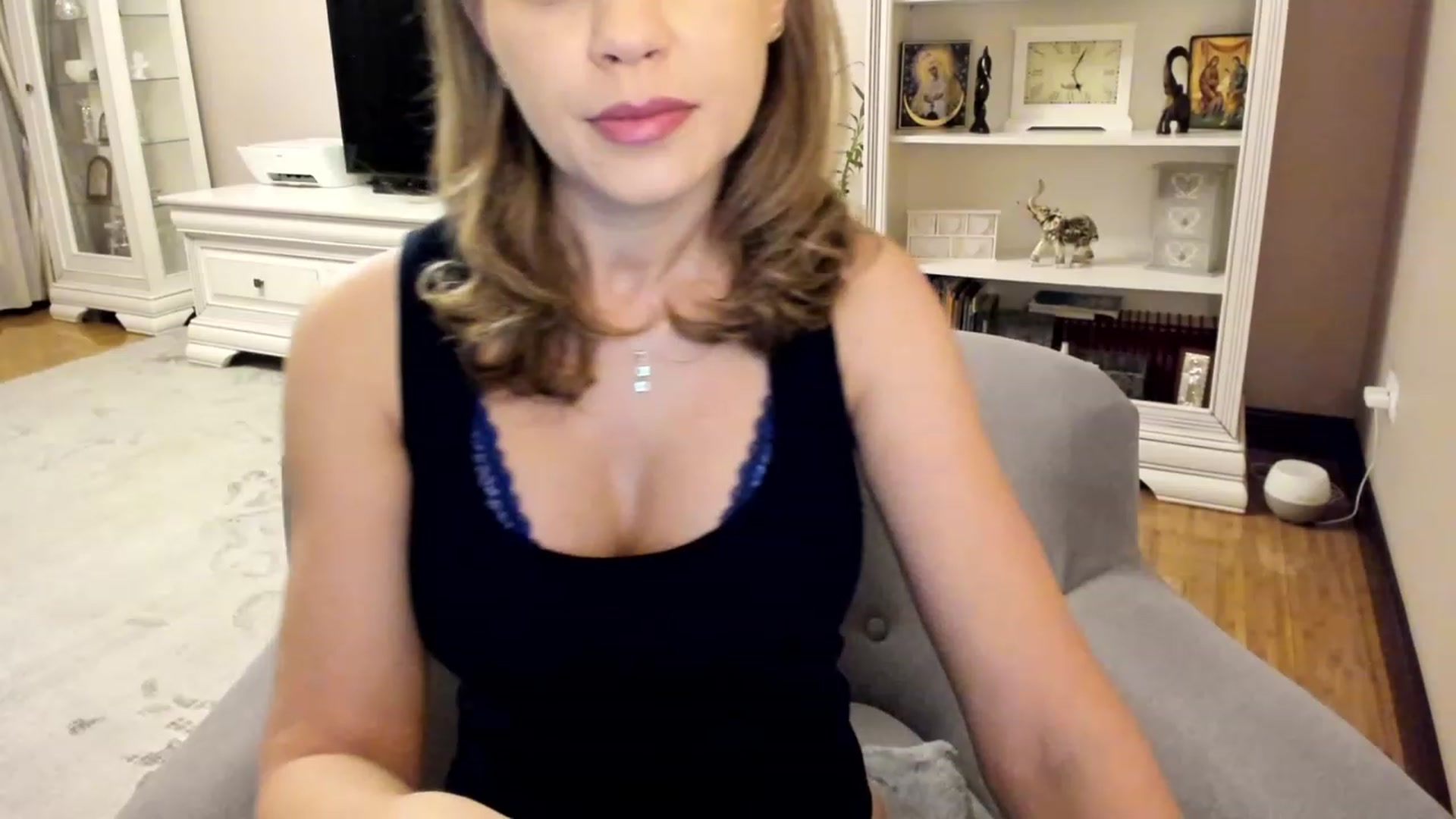Gallery image thumbnail from Lu126's myfreecams stream on, 04/14/2023, 02:43 image 10 of 20
