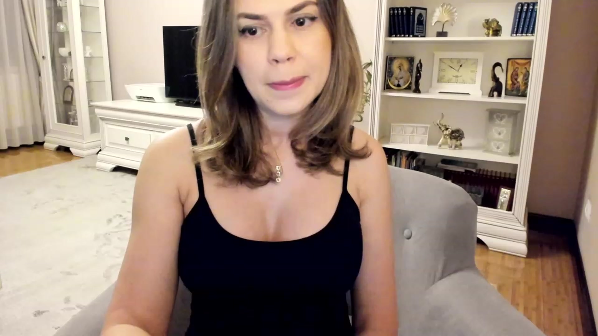 Gallery image thumbnail from Lu126's myfreecams stream on, 04/16/2023, 24:15 image 3 of 20