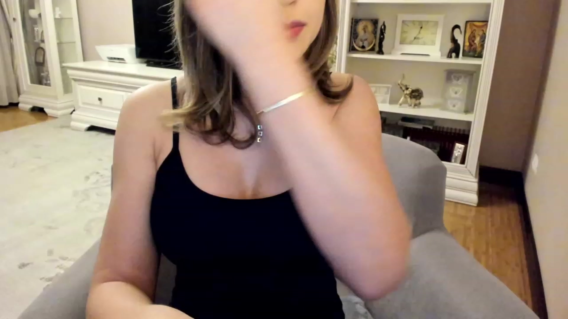 Gallery image thumbnail from Lu126's myfreecams stream on, 04/16/2023, 24:15 image 1 of 20