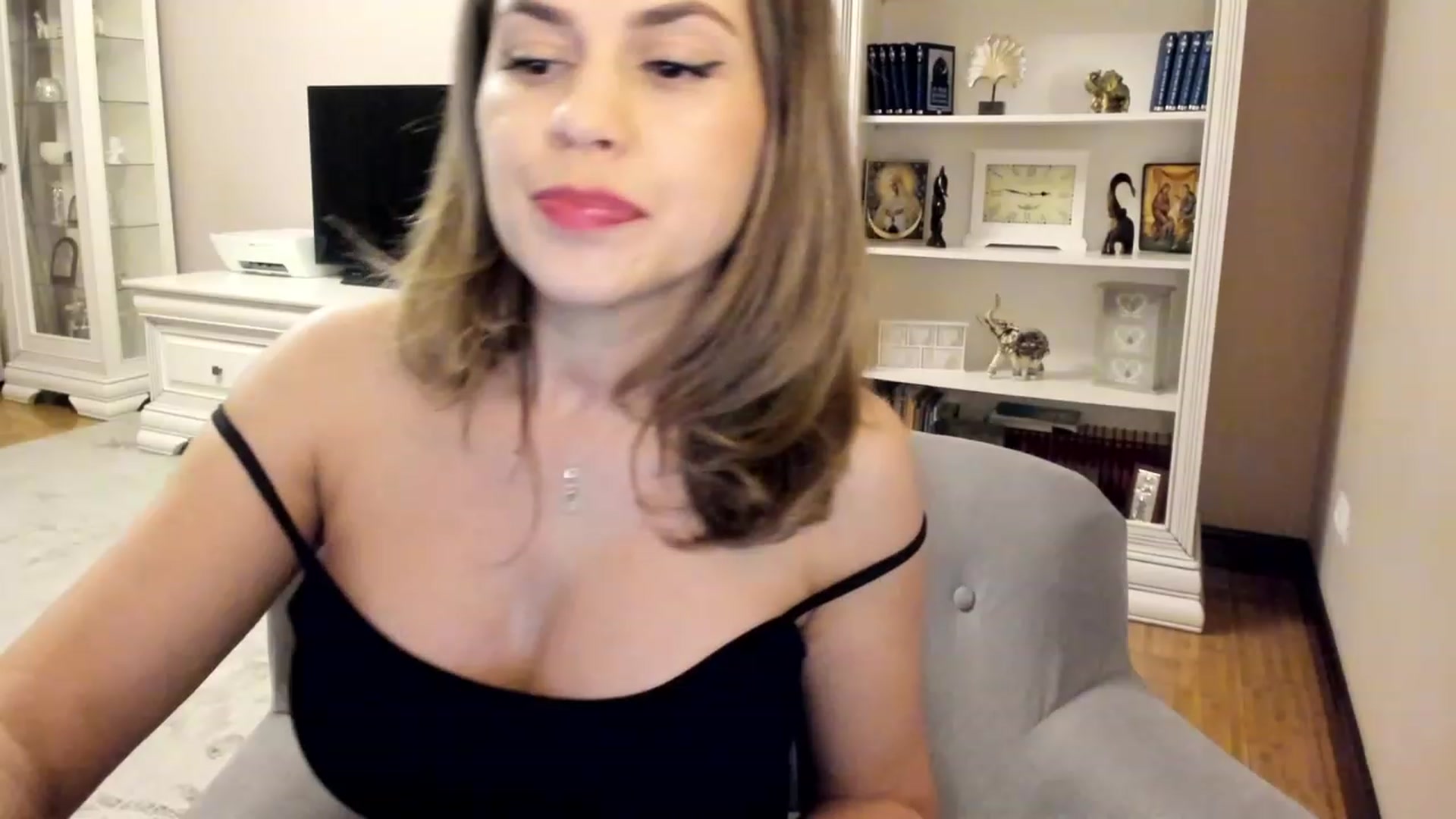 Gallery image thumbnail from Lu126's myfreecams stream on, 04/16/2023, 24:15 image 18 of 20