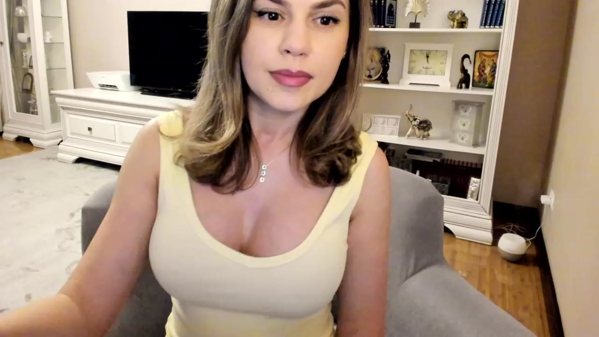 Gallery image thumbnail from Lu126's myfreecams stream on, 04/17/2023, 21:24 image 16 of 20
