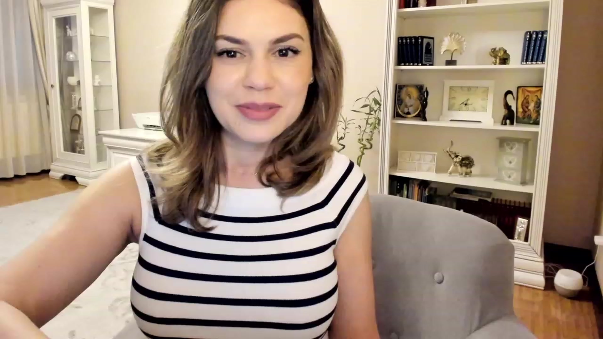 Gallery image thumbnail from Lu126's myfreecams stream on, 04/19/2023, 03:55 image 18 of 20