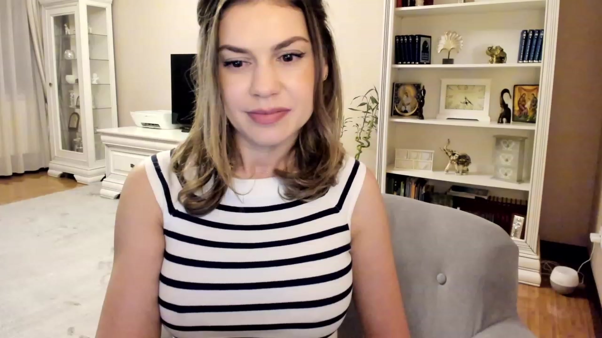 Gallery image thumbnail from Lu126's myfreecams stream on, 04/19/2023, 03:55 image 1 of 20