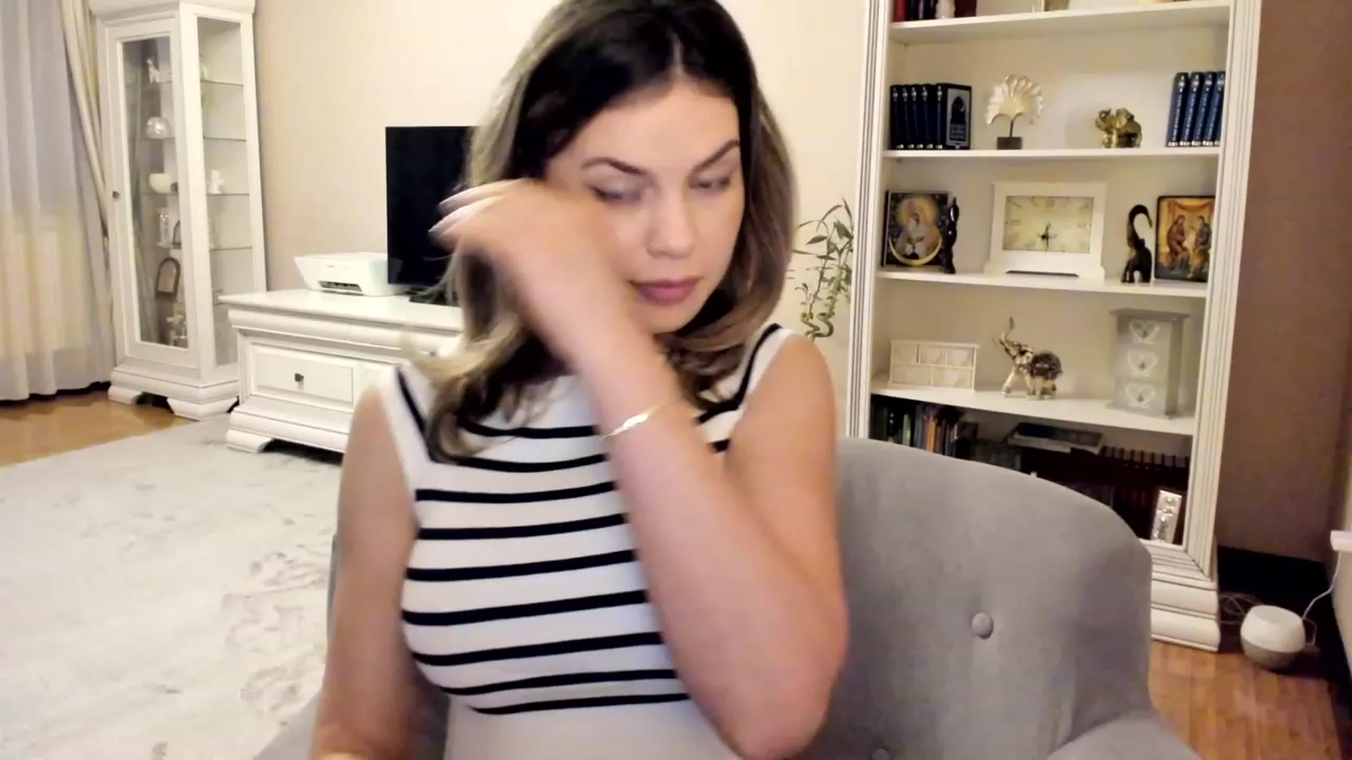 Gallery image thumbnail from Lu126's myfreecams stream on, 04/19/2023, 03:55 image 16 of 20