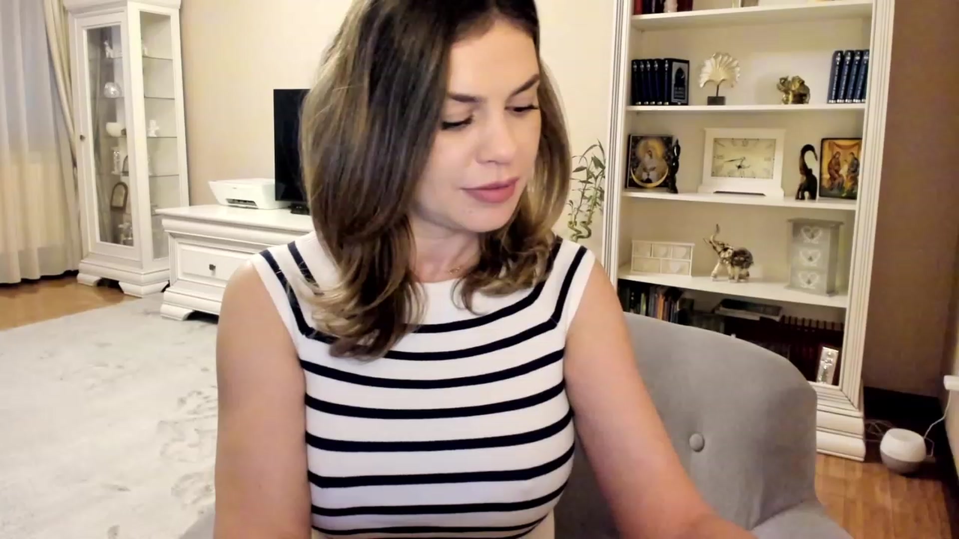 Gallery image thumbnail from Lu126's myfreecams stream on, 04/19/2023, 03:55 image 19 of 20