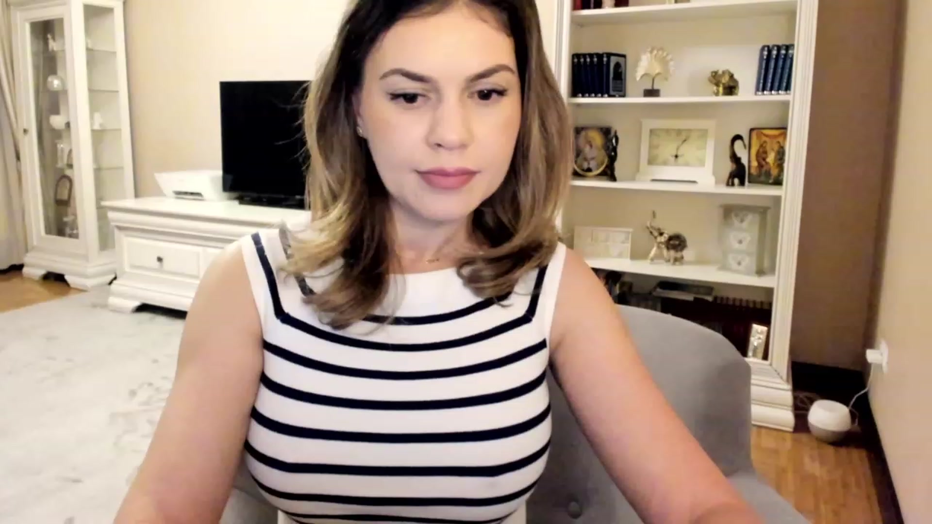 Gallery image thumbnail from Lu126's myfreecams stream on, 04/19/2023, 03:55 image 11 of 20