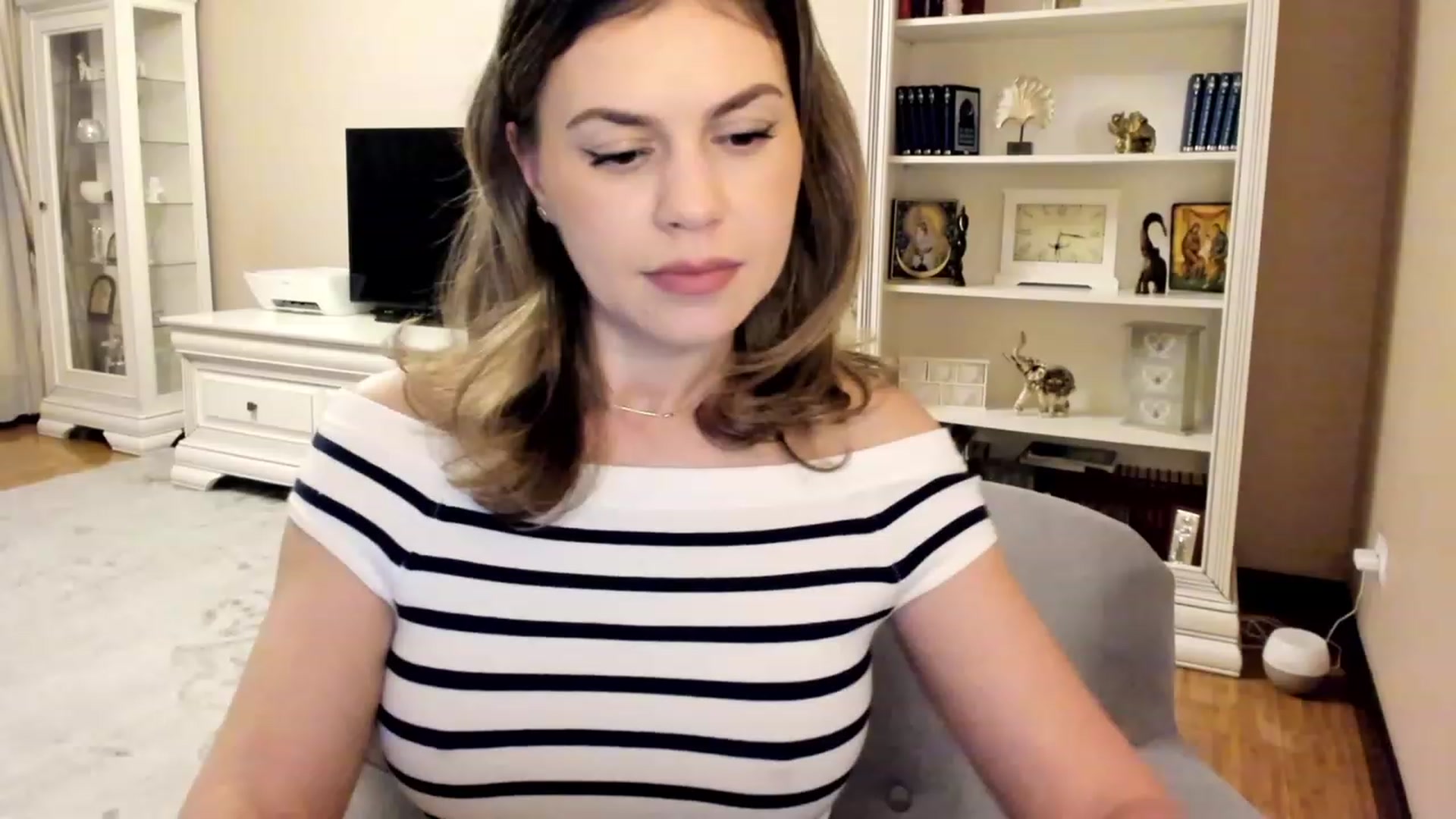 Gallery image thumbnail from Lu126's myfreecams stream on, 04/19/2023, 03:55 image 13 of 20