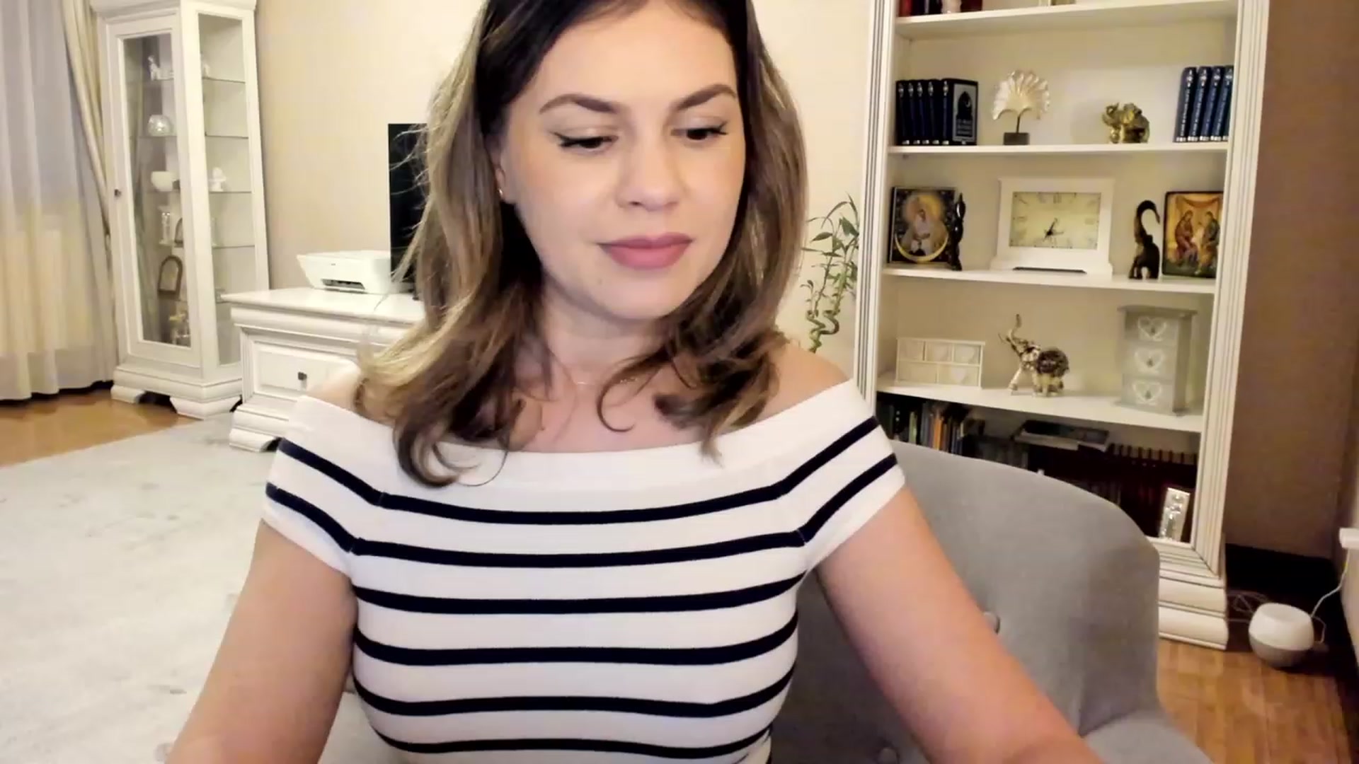 Gallery image thumbnail from Lu126's myfreecams stream on, 04/19/2023, 03:55 image 17 of 20