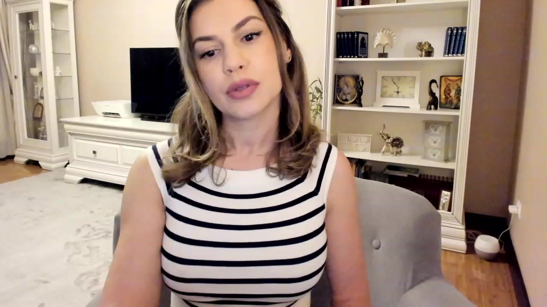 Gallery image thumbnail from Lu126's myfreecams stream on, 04/19/2023, 03:55 image 8 of 20