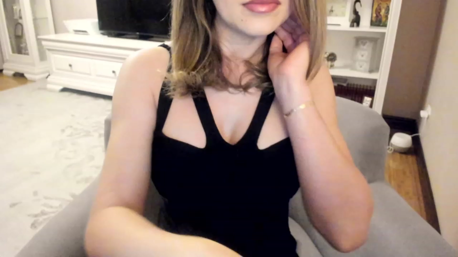 Gallery image thumbnail from Lu126's myfreecams stream on, 04/25/2023, 03:38 image 9 of 20