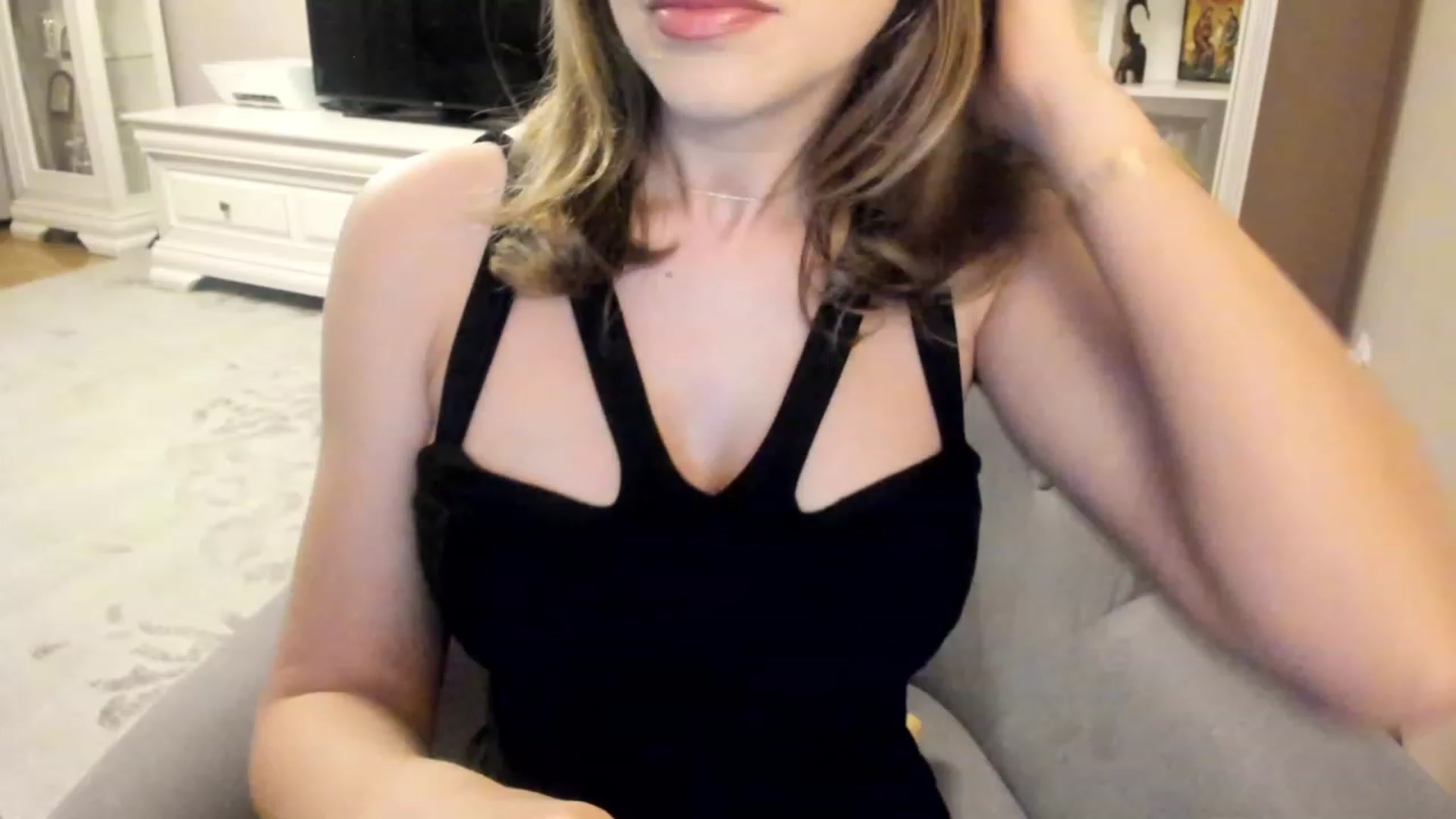 Gallery image thumbnail from Lu126's myfreecams stream on, 04/25/2023, 03:38 image 10 of 20