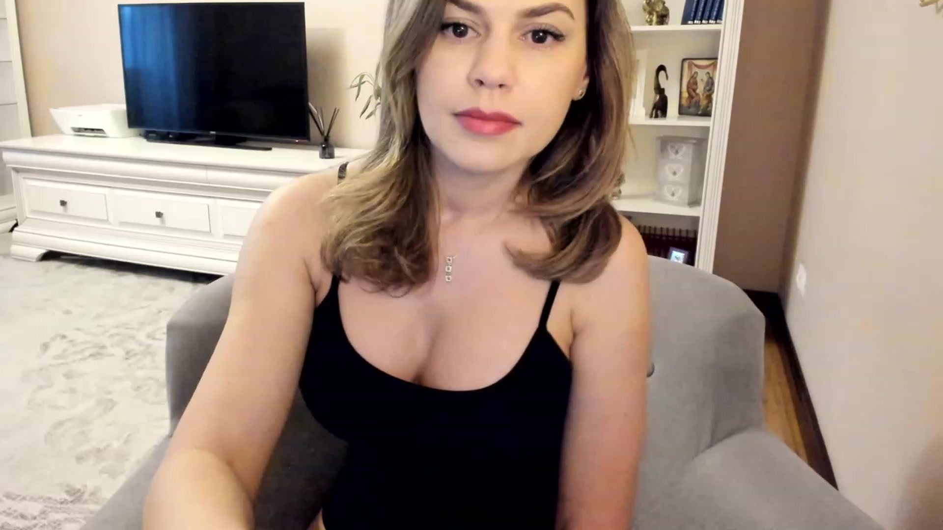 Gallery image thumbnail from Lu126's myfreecams stream on, 04/28/2023, 03:57 image 17 of 20