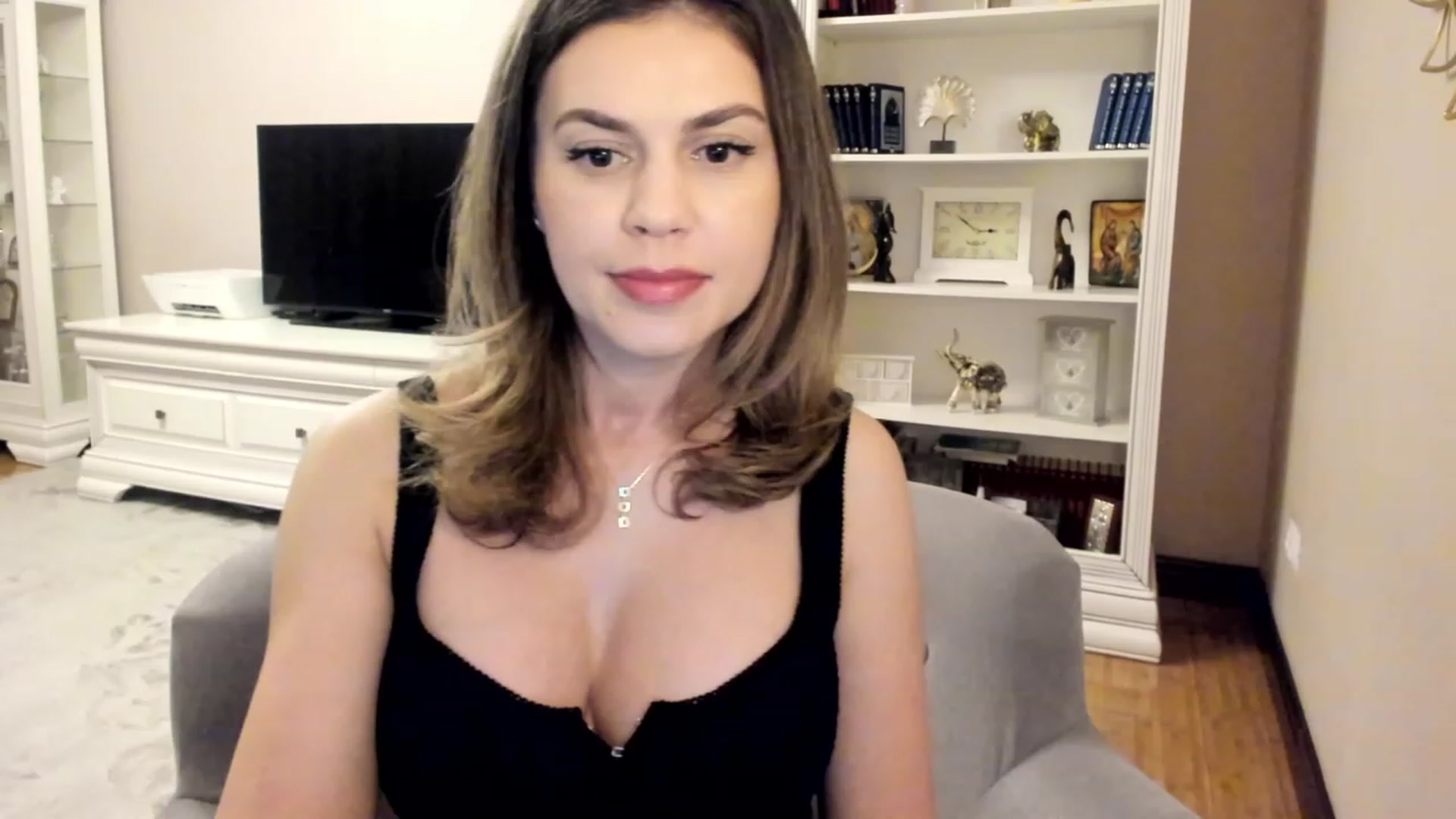 Gallery image thumbnail from Lu126's myfreecams stream on, 04/30/2023, 24:21 image 2 of 20