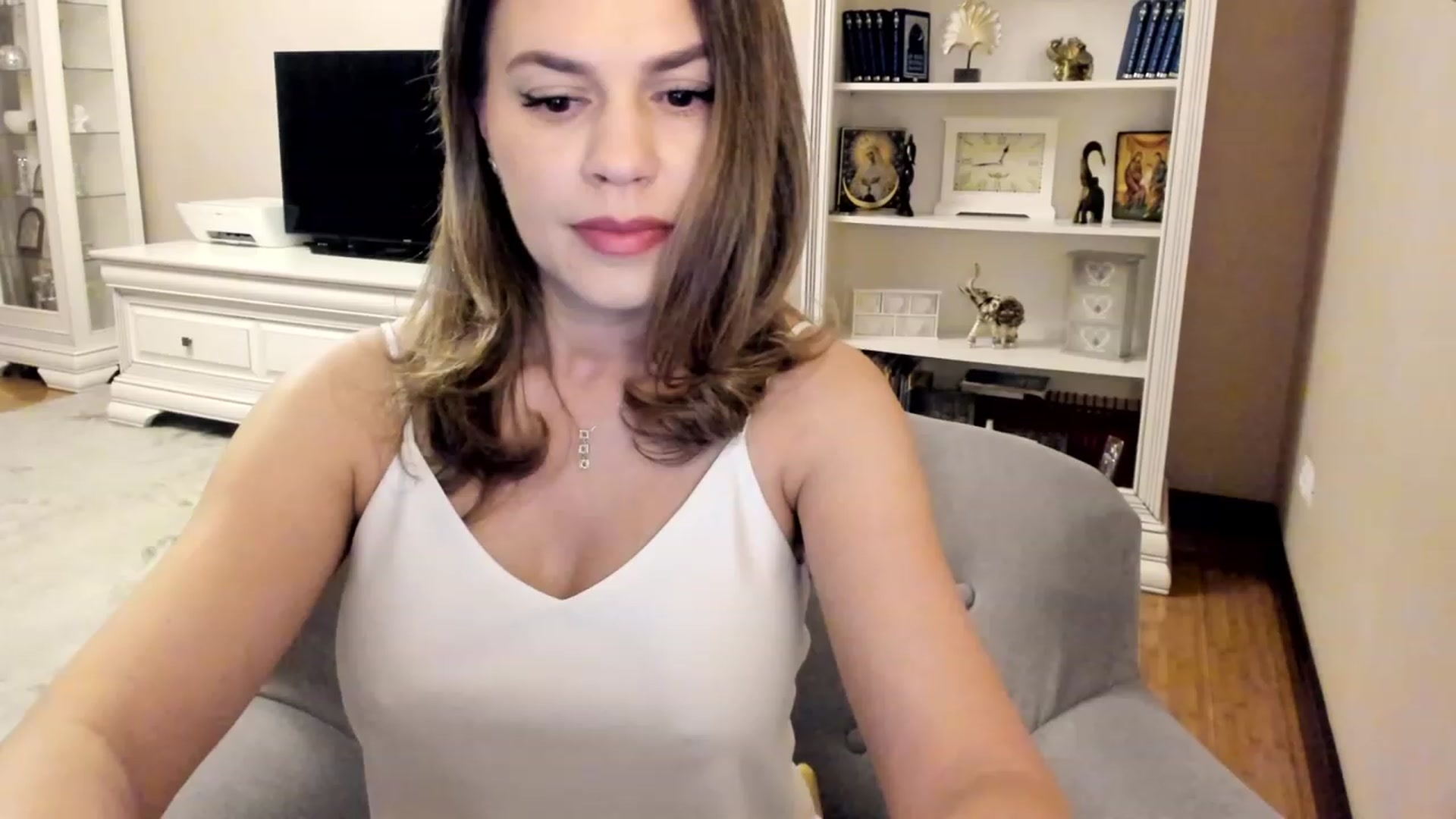 Gallery image thumbnail from Lu126's myfreecams stream on, 04/30/2023, 22:10 image 11 of 20