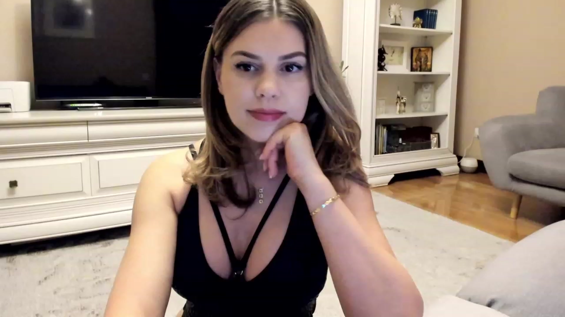 Gallery image thumbnail from Lu126's myfreecams stream on, 05/07/2023, 22:21 image 10 of 20