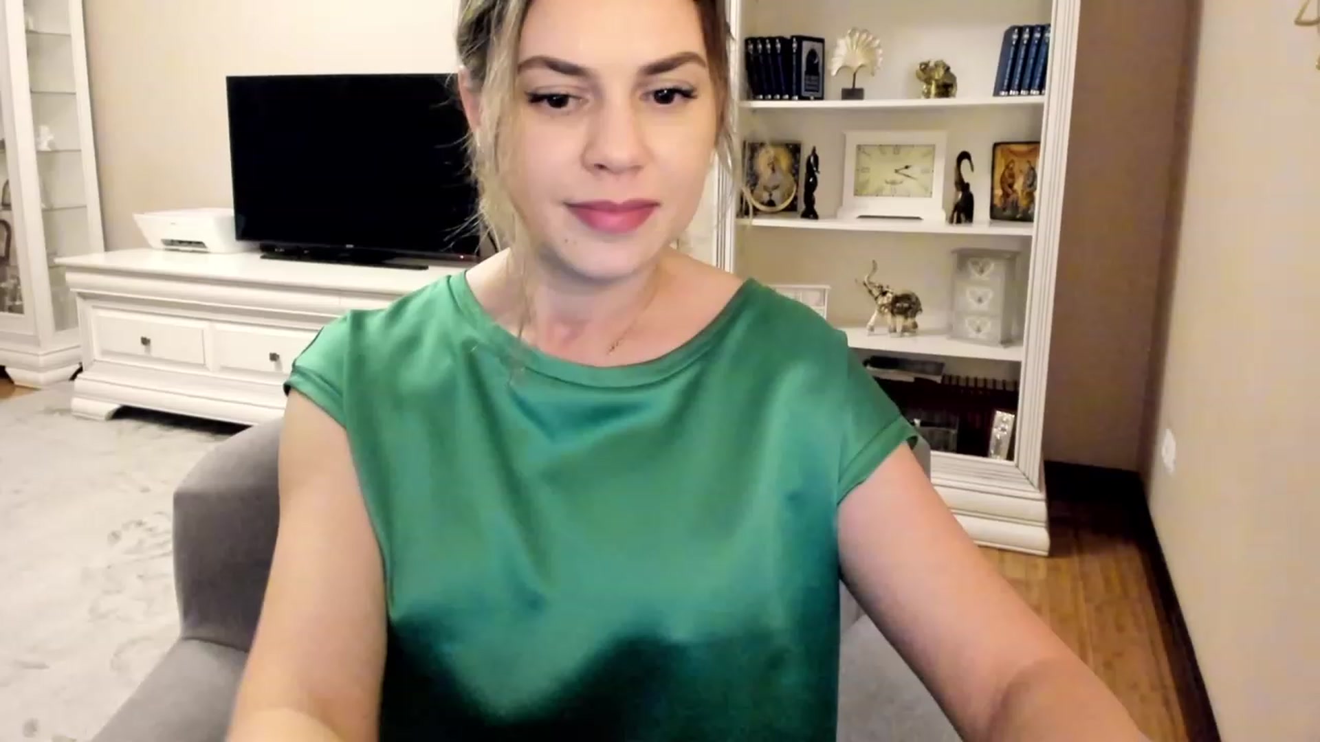 Gallery image thumbnail from Lu126's myfreecams stream on, 05/12/2023, 23:25 image 20 of 20