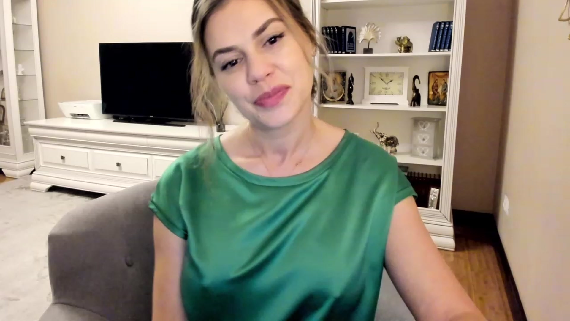 Gallery image thumbnail from Lu126's myfreecams stream on, 05/12/2023, 23:25 image 14 of 20