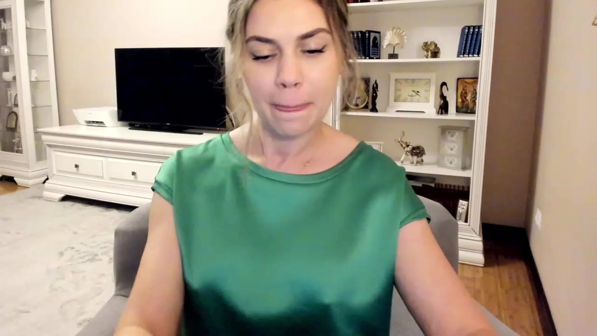 Gallery image thumbnail from Lu126's myfreecams stream on, 05/13/2023, 24:24 image 19 of 20