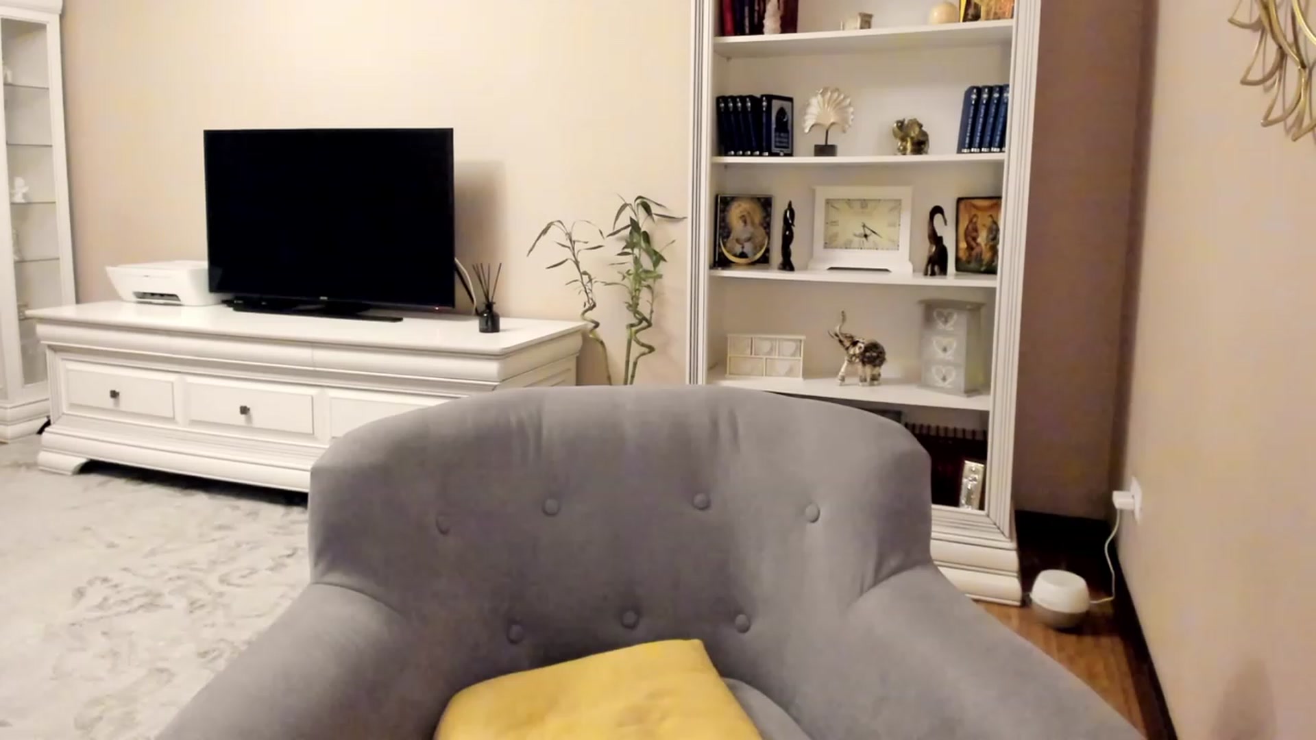 Gallery image thumbnail from Lu126's myfreecams stream on, 05/15/2023, 03:28 image 4 of 20