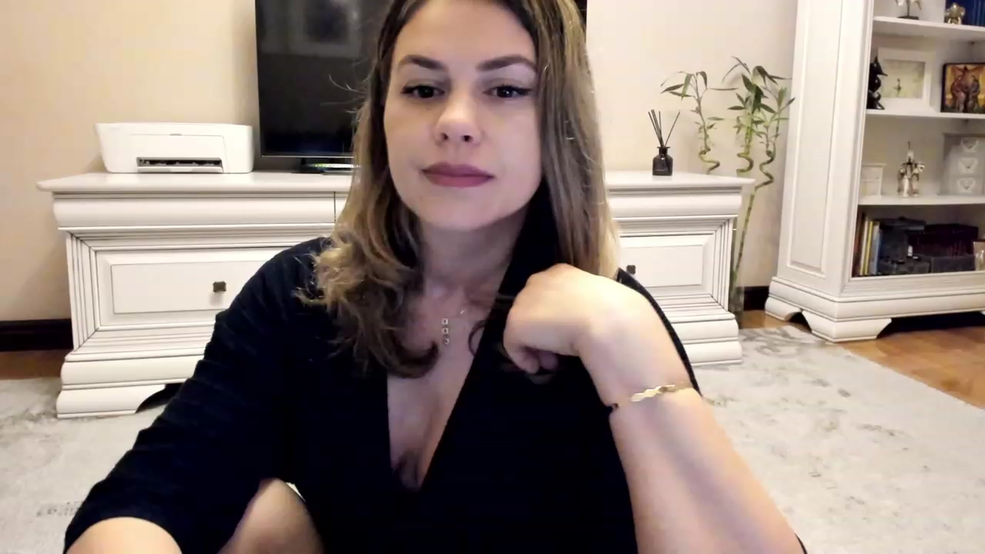 Gallery image thumbnail from Lu126's myfreecams stream on, 05/18/2023, 04:04 image 3 of 20