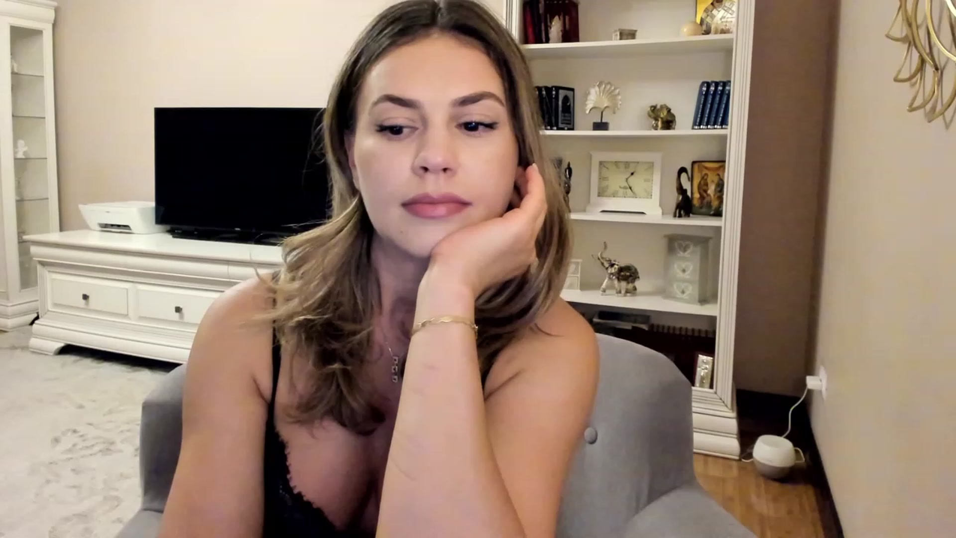 Gallery image thumbnail from Lu126's myfreecams stream on, 06/04/2023, 22:50 image 11 of 20