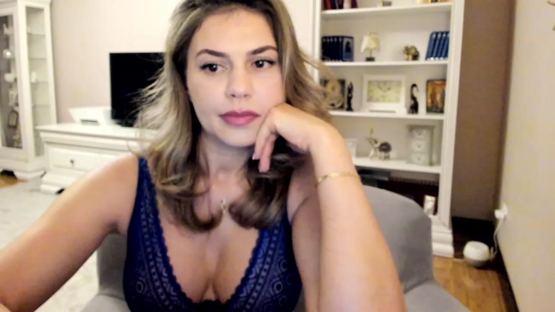 Gallery image thumbnail from Lu126's myfreecams stream on, 06/10/2023, 23:07 image 17 of 20