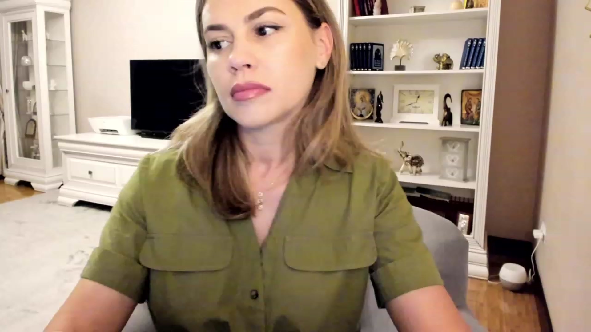 Gallery image thumbnail from Lu126's myfreecams stream on, 06/11/2023, 22:31 image 4 of 20