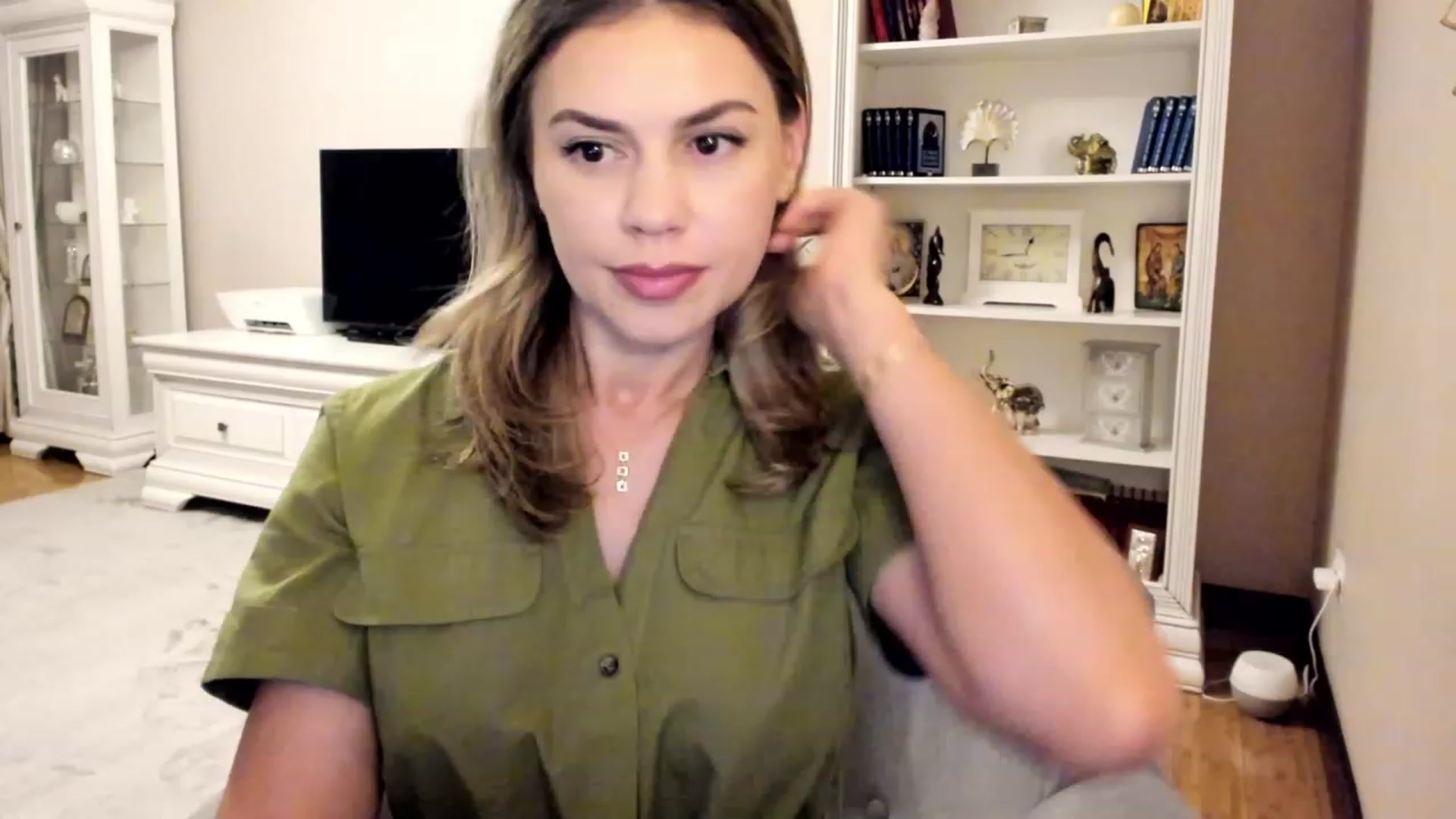 Gallery image thumbnail from Lu126's myfreecams stream on, 06/11/2023, 22:31 image 5 of 20