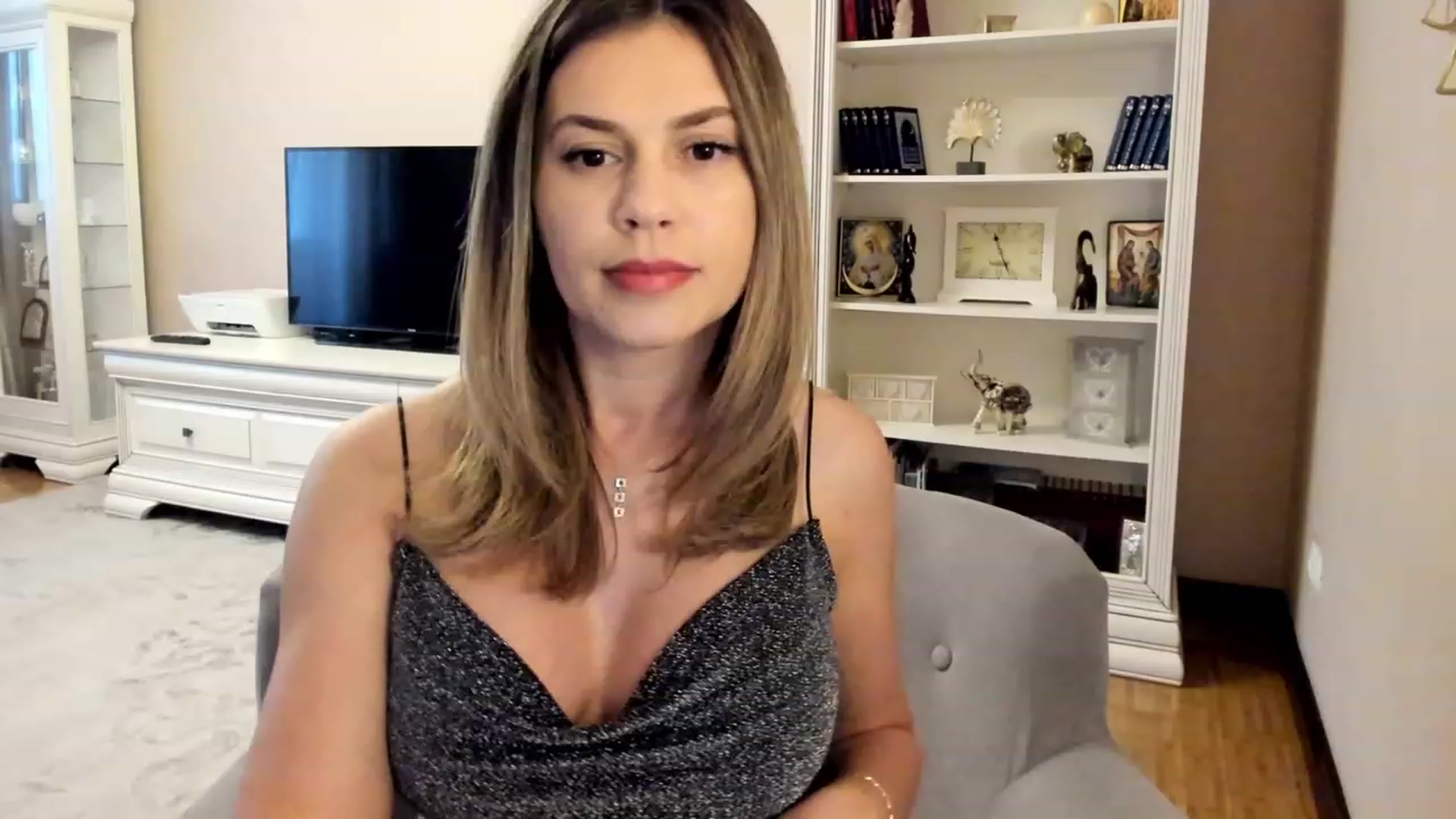 Gallery image thumbnail from Lu126's myfreecams stream on, 07/11/2023, 10:18 image 1 of 20