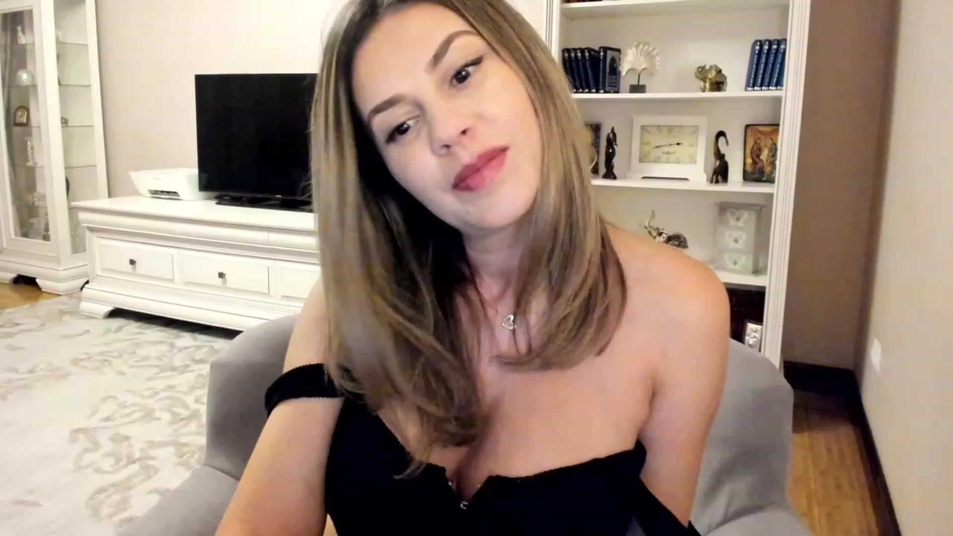 Gallery image thumbnail from Lu126's myfreecams stream on, 08/14/2023, 24:05 image 13 of 20