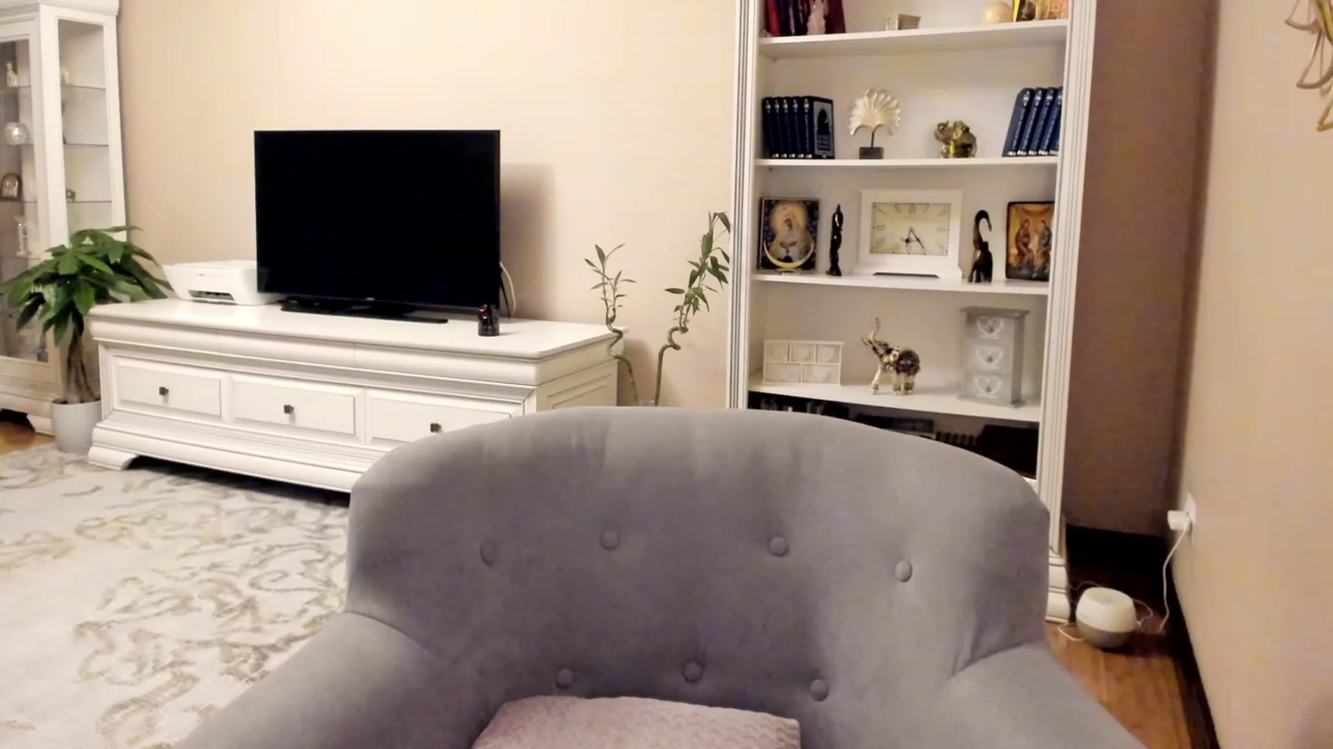 Gallery image thumbnail from Lu126's myfreecams stream on, 09/18/2023, 03:45 image 15 of 20