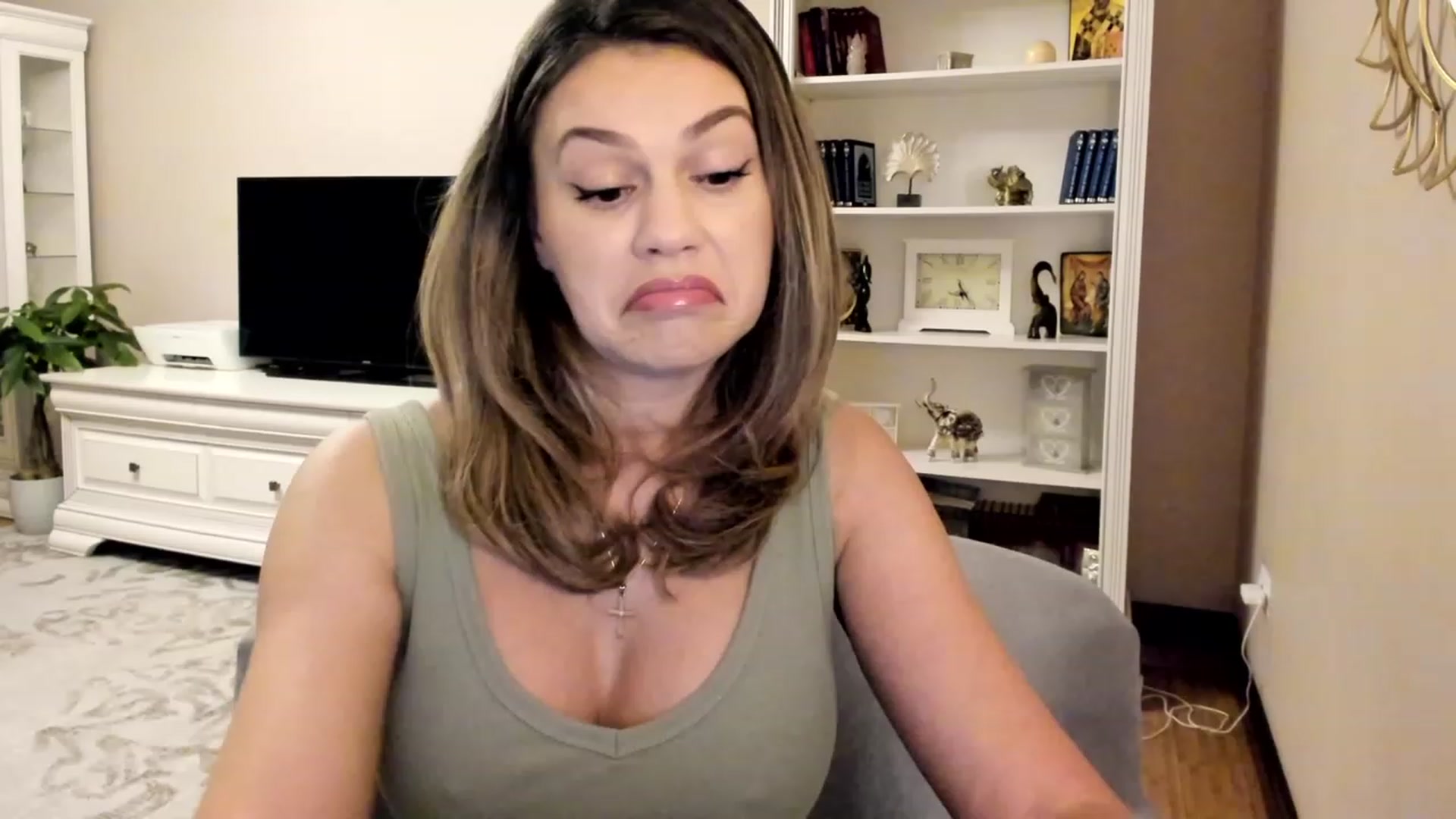 Gallery image thumbnail from Lu126's myfreecams stream on, 09/20/2023, 02:38 image 16 of 20
