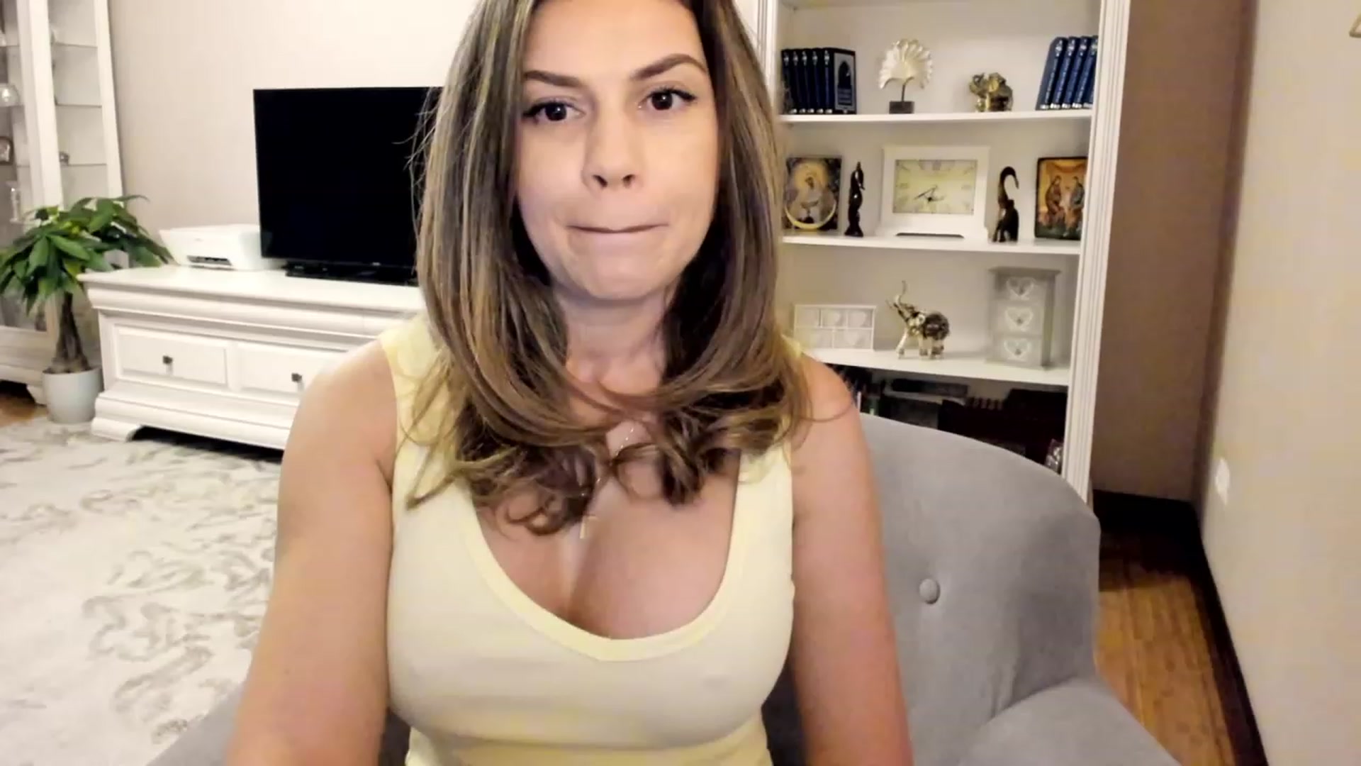 Gallery image thumbnail from Lu126's myfreecams stream on, 09/26/2023, 03:50 image 11 of 20